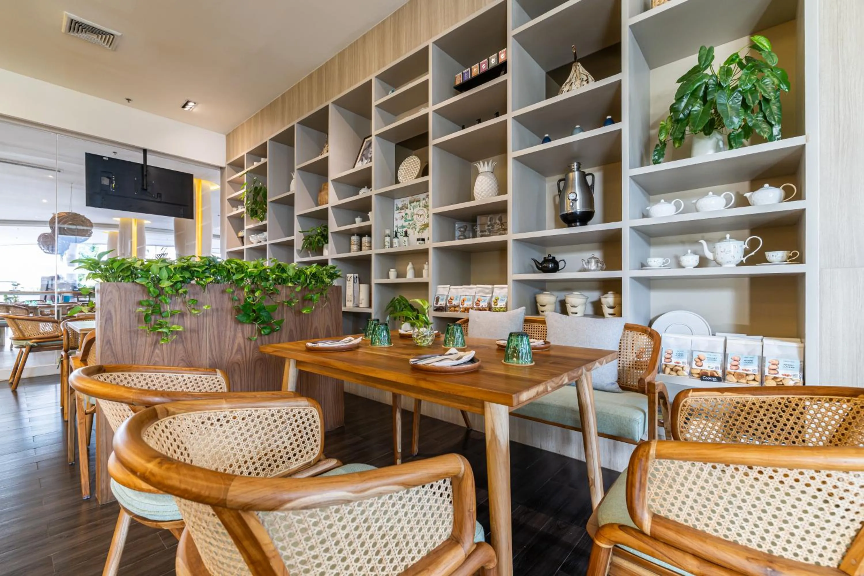 Restaurant/places to eat in Grand Mercure Phuket Patong