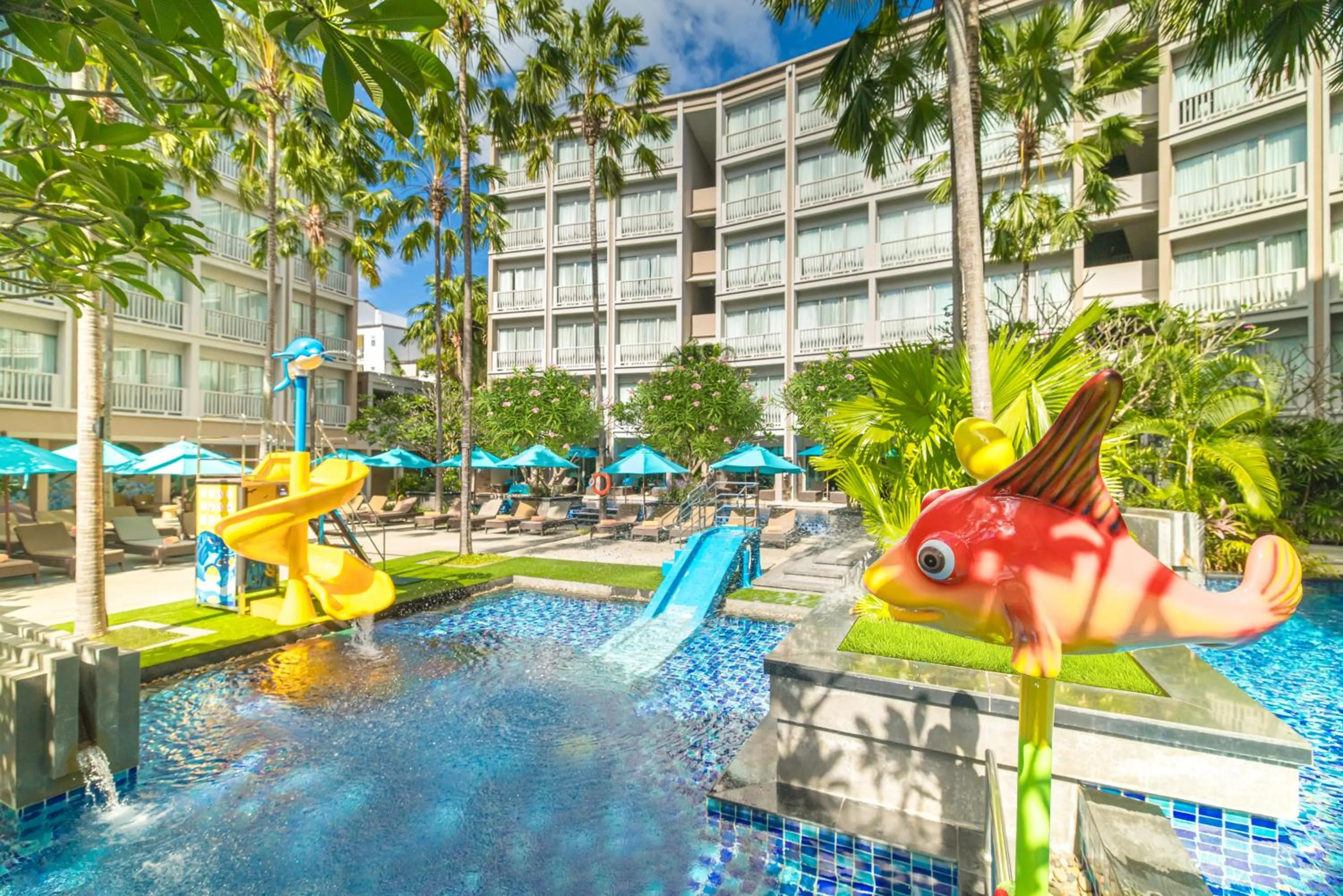 Swimming pool in Grand Mercure Phuket Patong