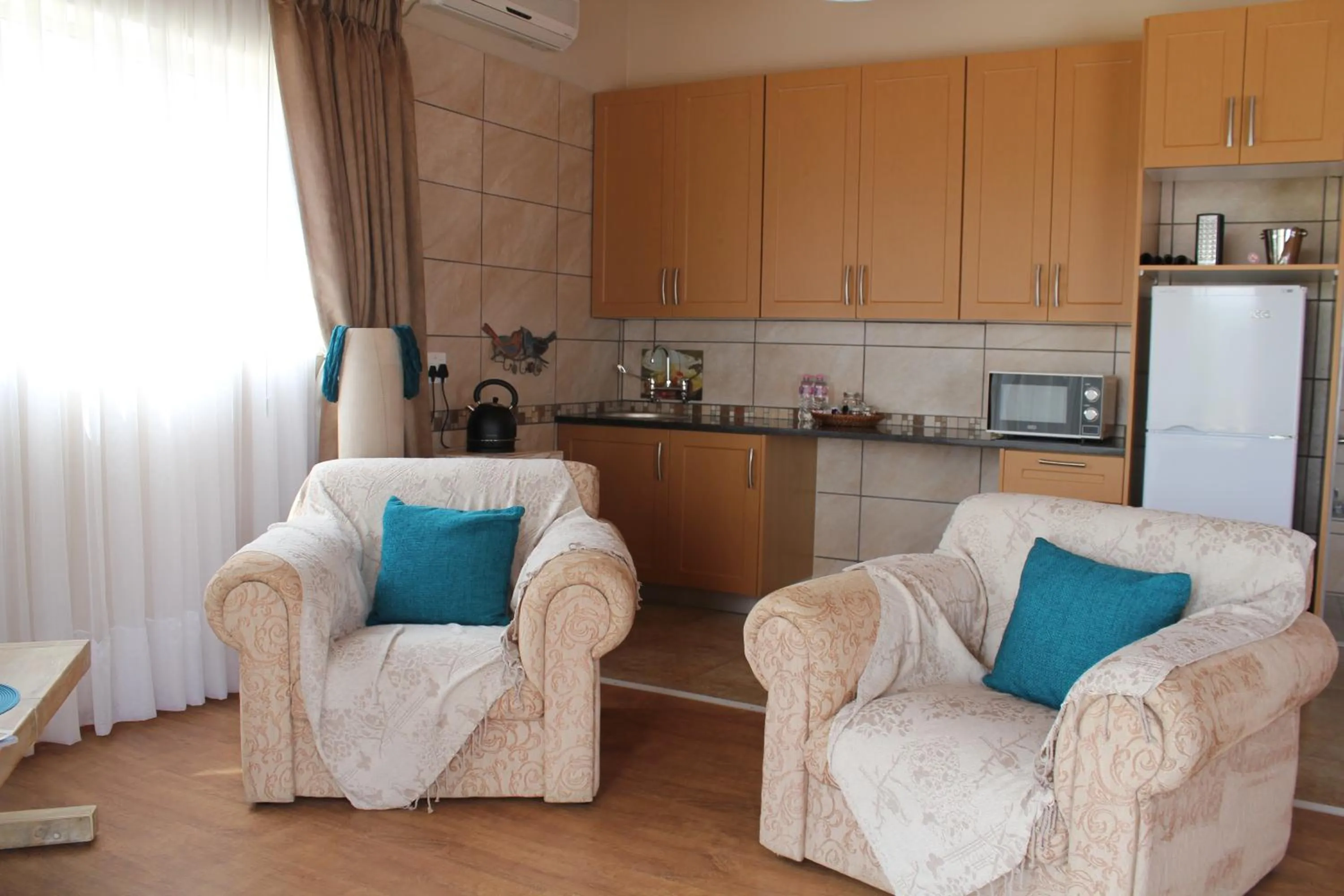 Living room in Country Park Guest House - Muldersdrift