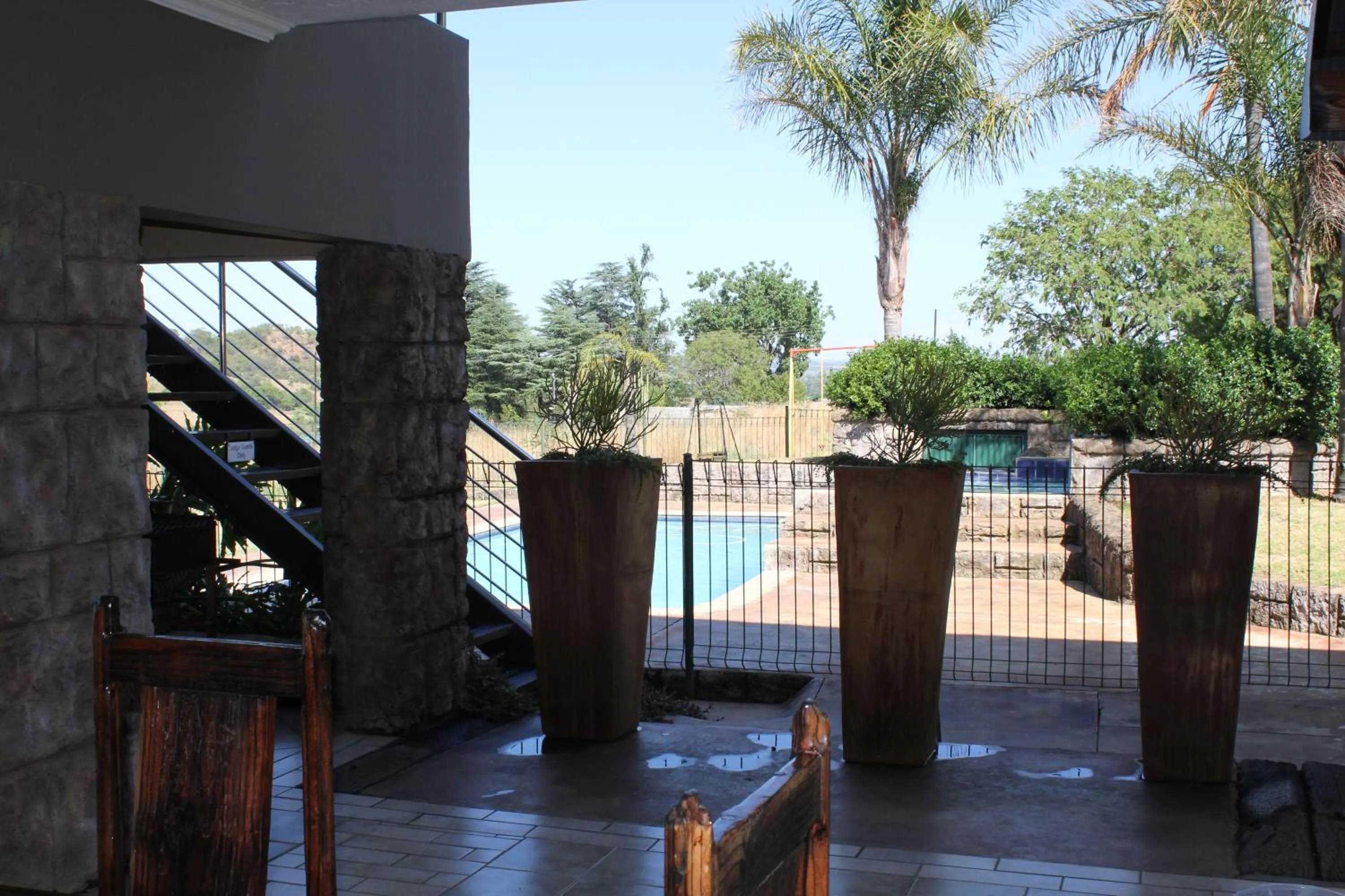 Pool view in Country Park Guest House - Muldersdrift