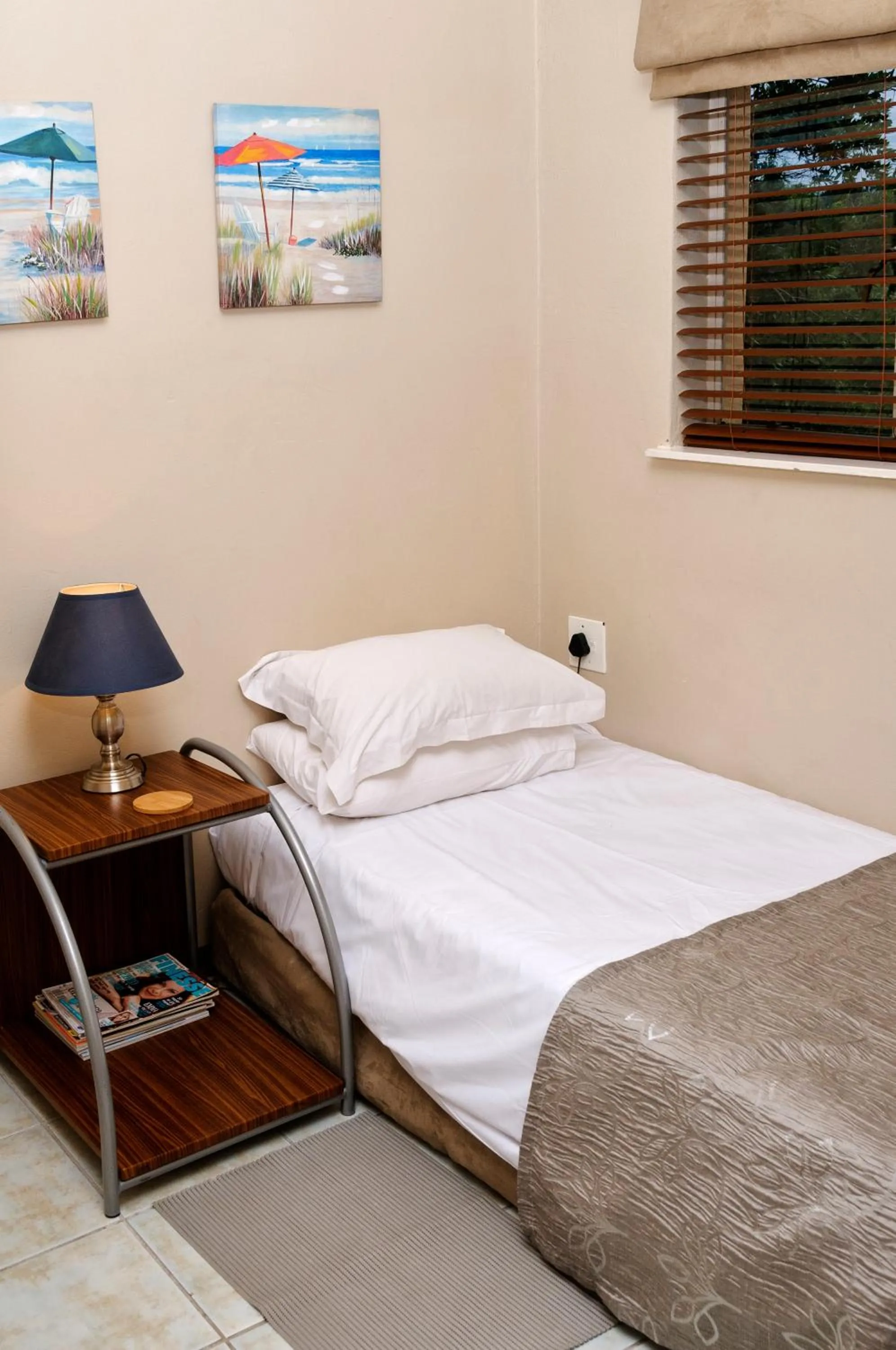 Bedroom, Bed in Country Park Guest House - Muldersdrift