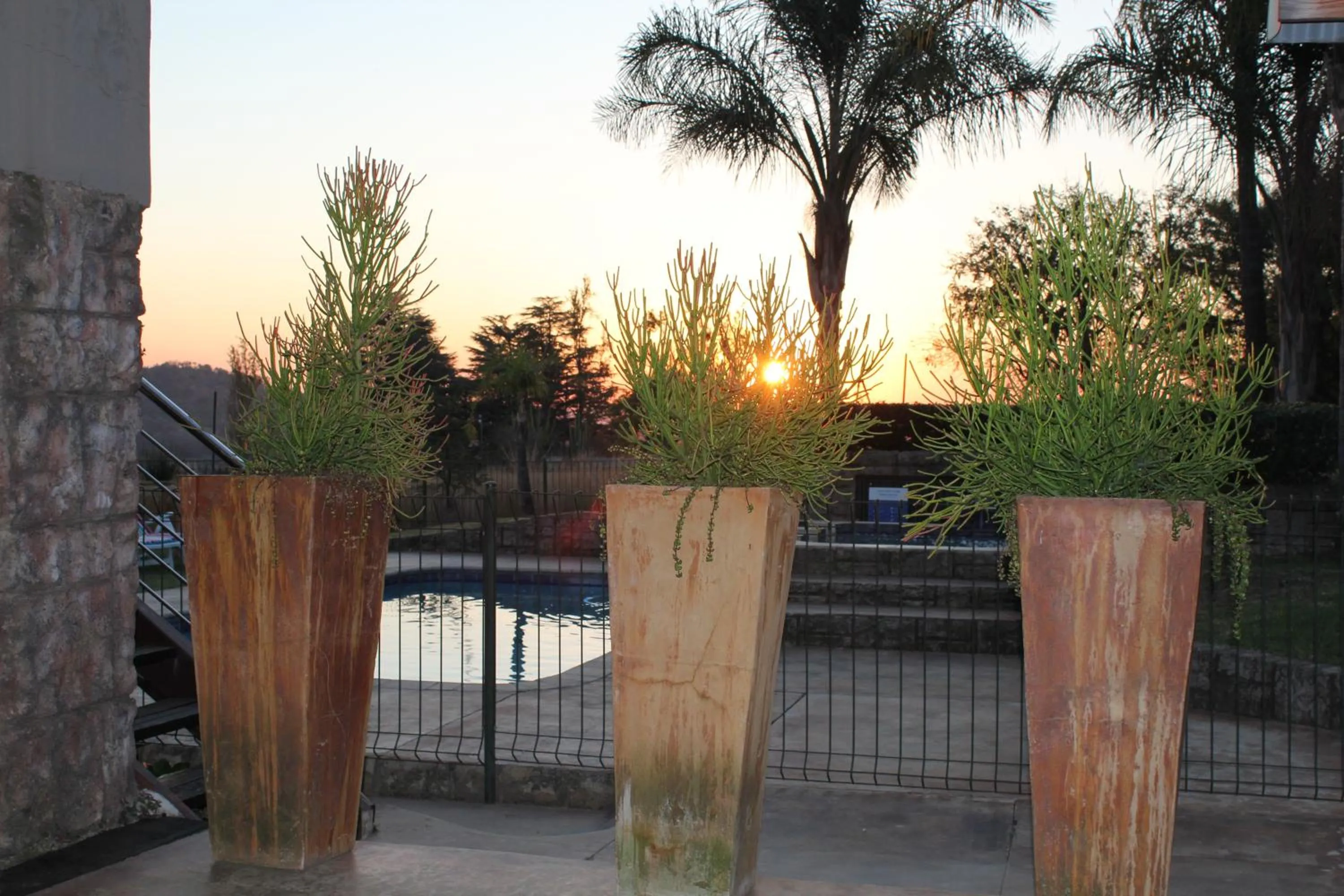 Pool view in Country Park Guest House - Muldersdrift