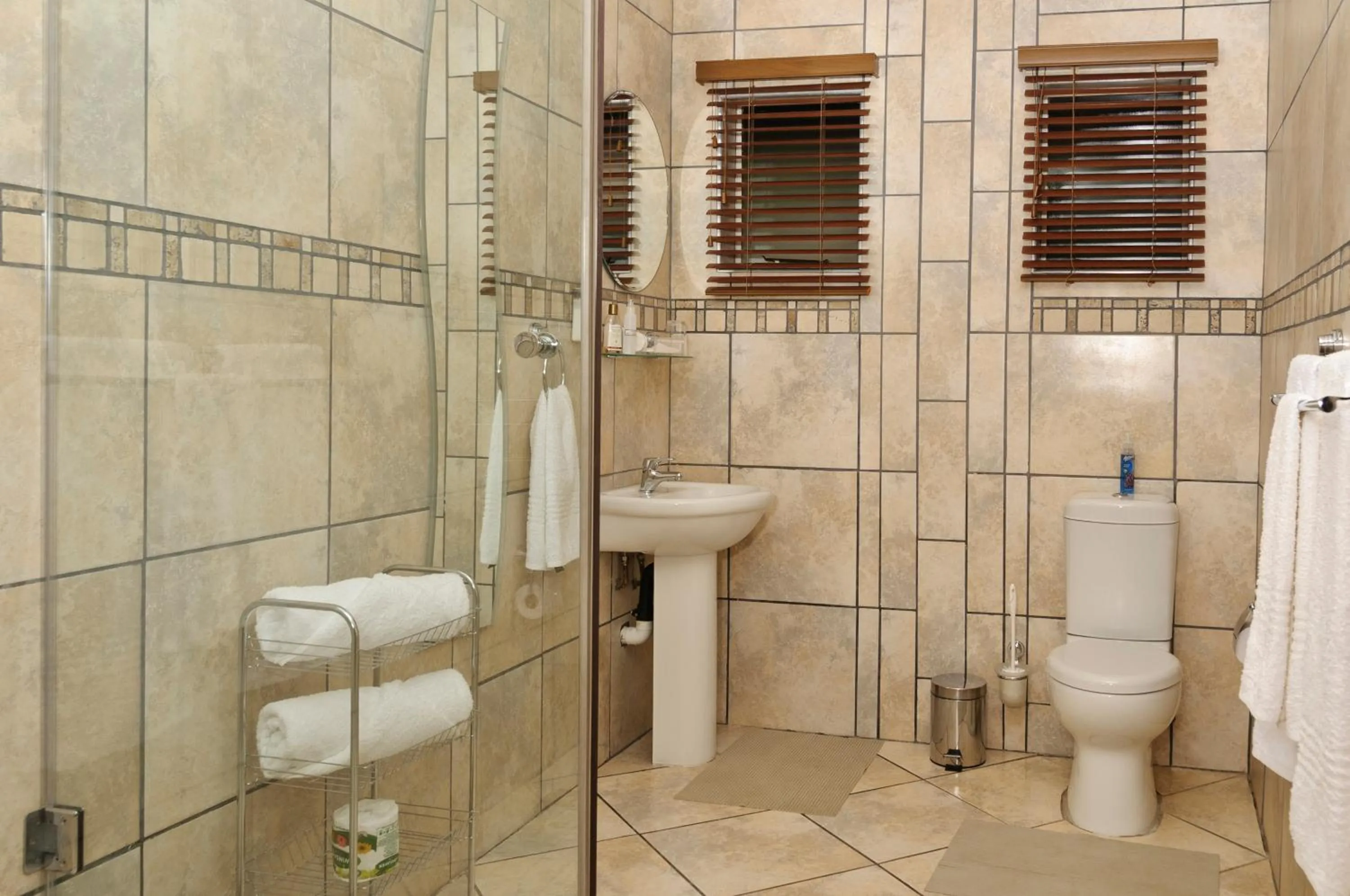 Bathroom in Country Park Guest House - Muldersdrift