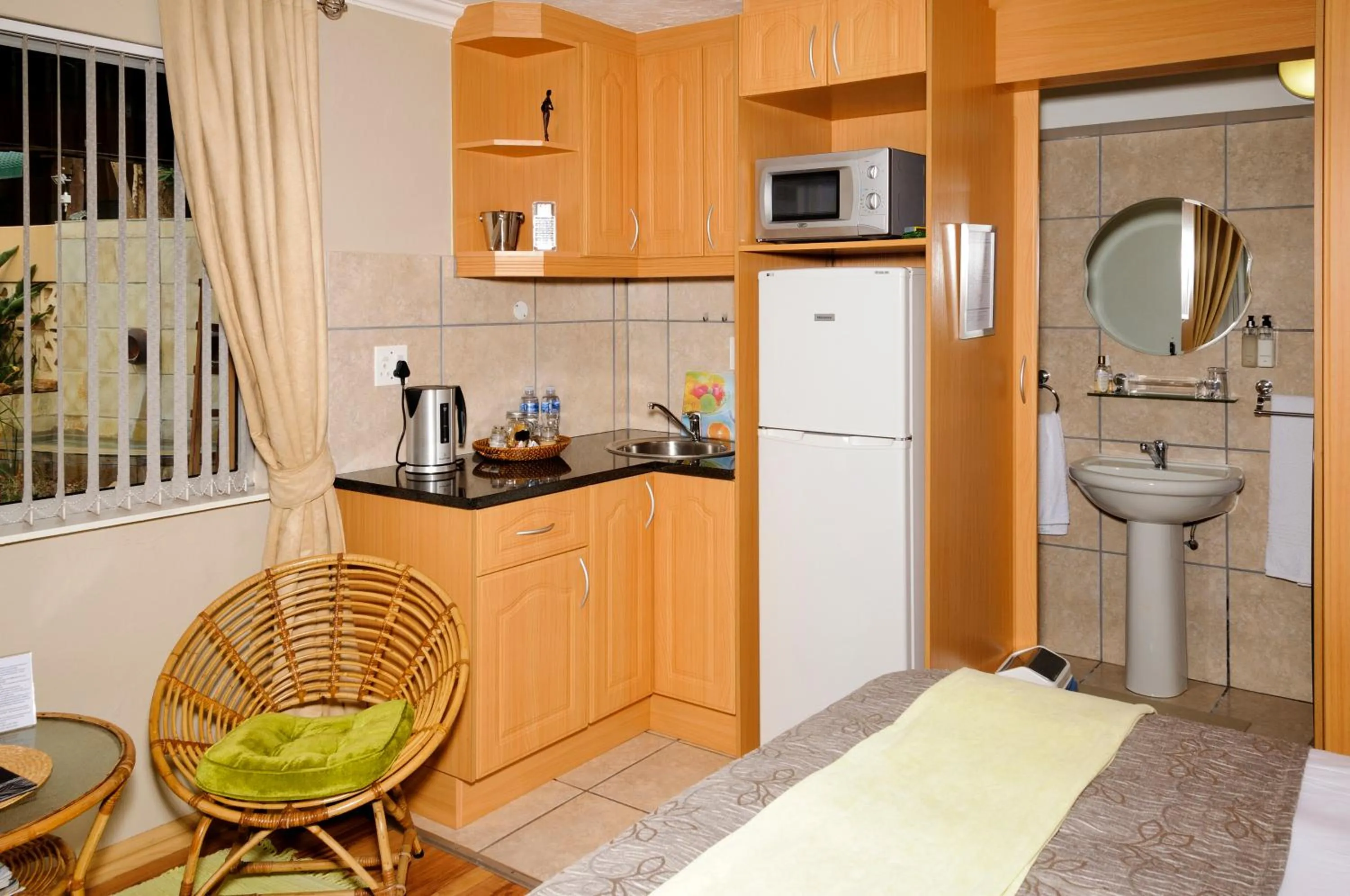 Bathroom in Country Park Guest House - Muldersdrift