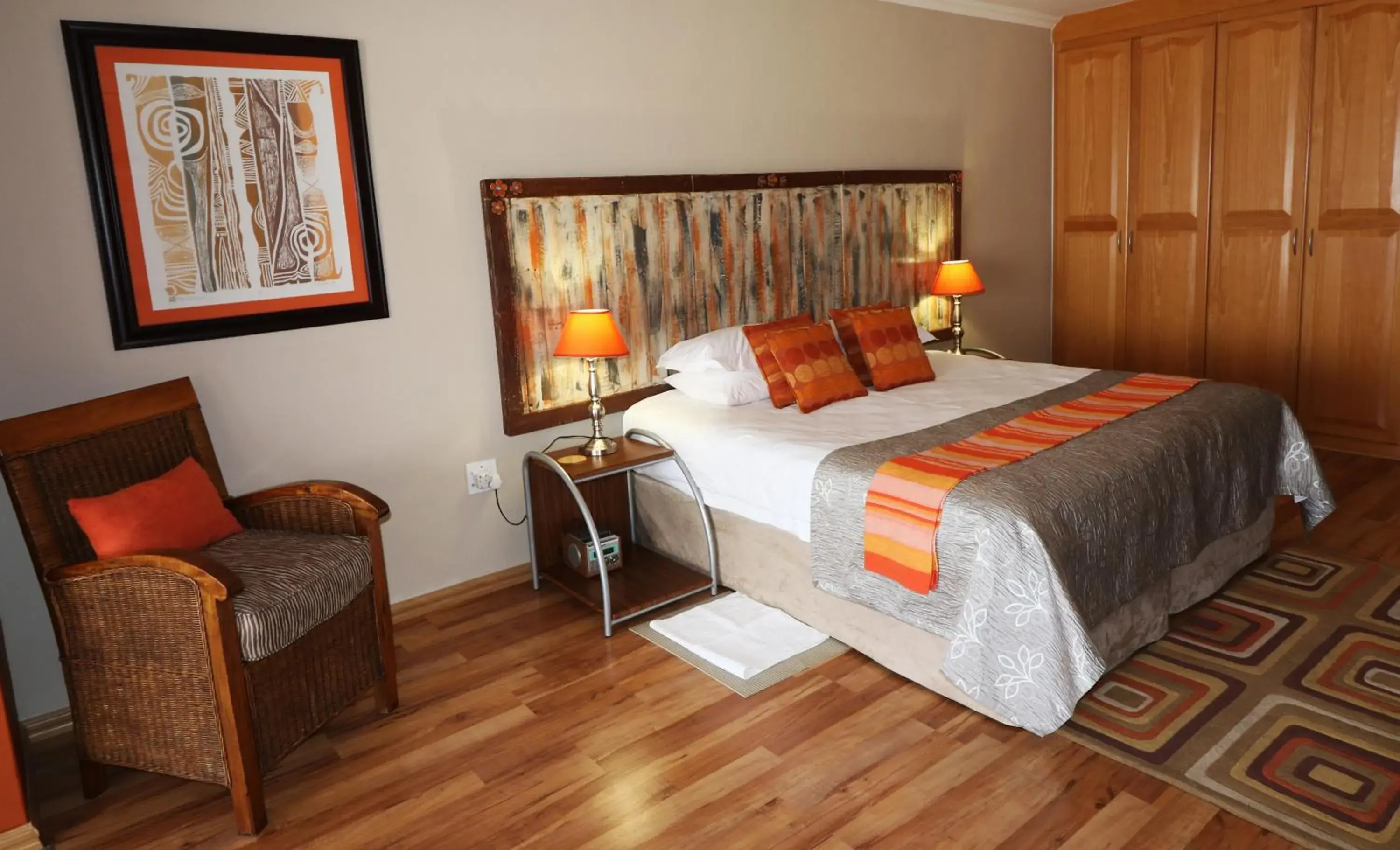 Suite with Mountain View - single occupancy in Country Park Guest House - Muldersdrift Suite with Mountain View - single occupancy in Country Park Guest House - Muldersdrift