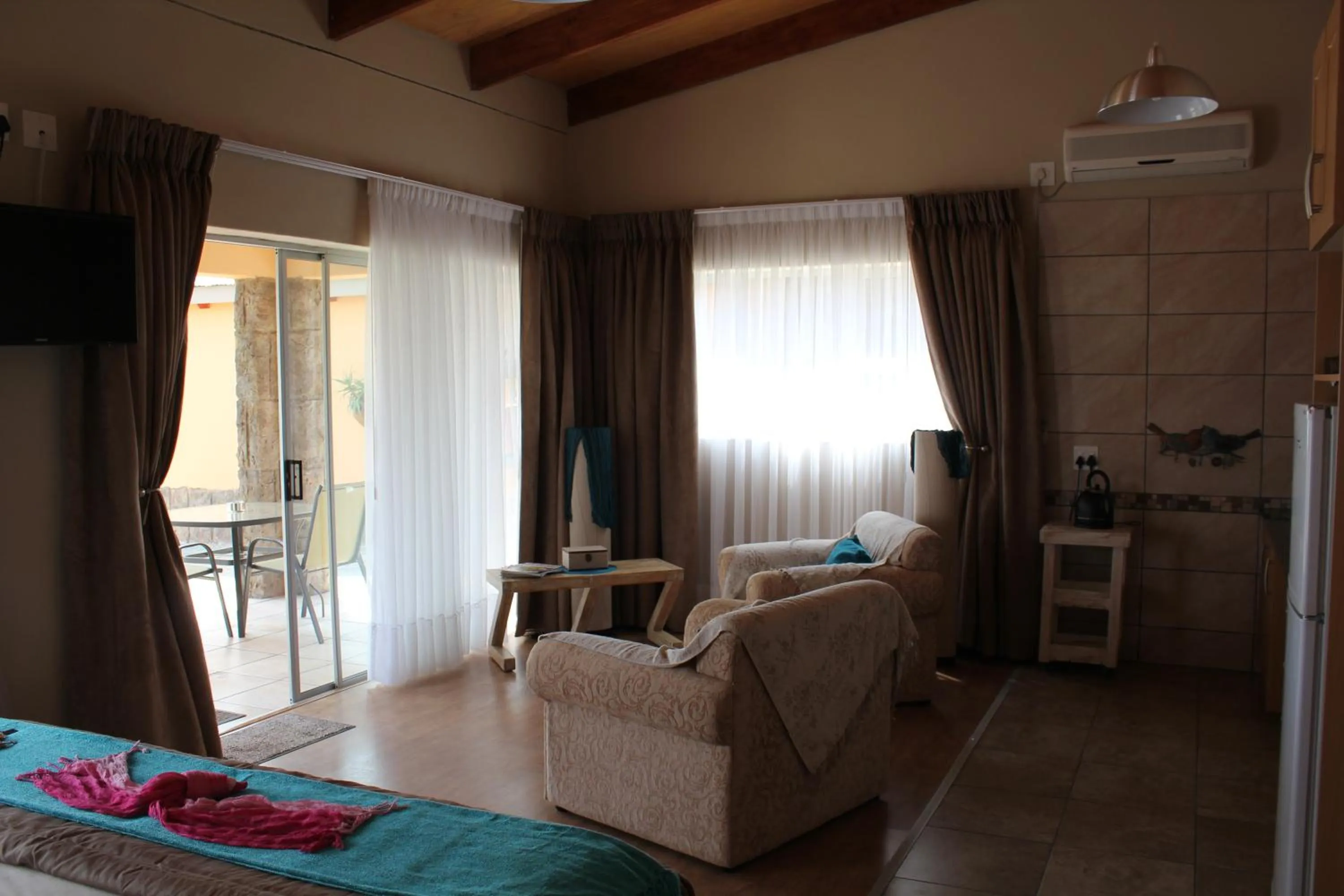 Mountain view, Bed in Country Park Guest House - Muldersdrift