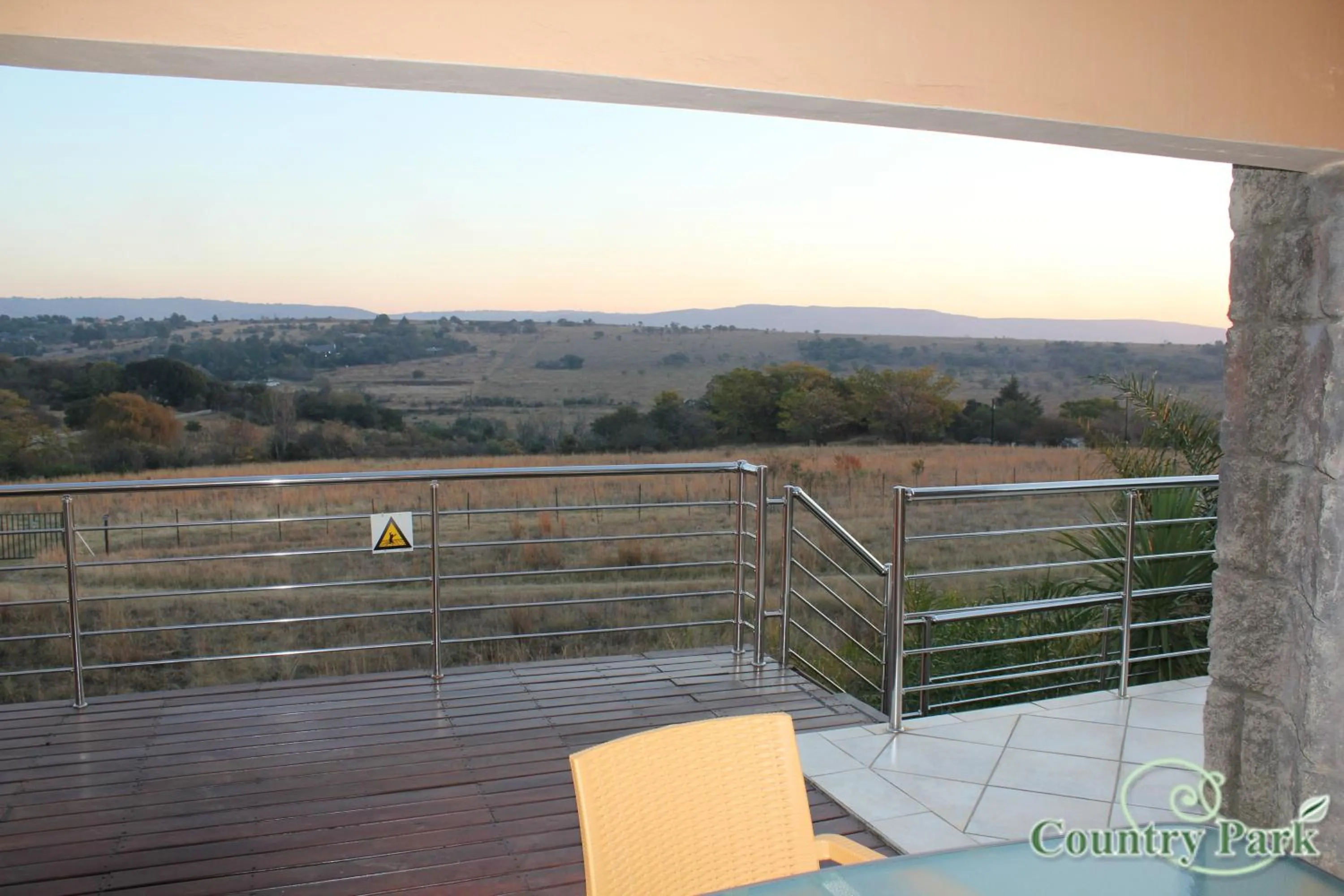 Mountain view in Country Park Guest House - Muldersdrift