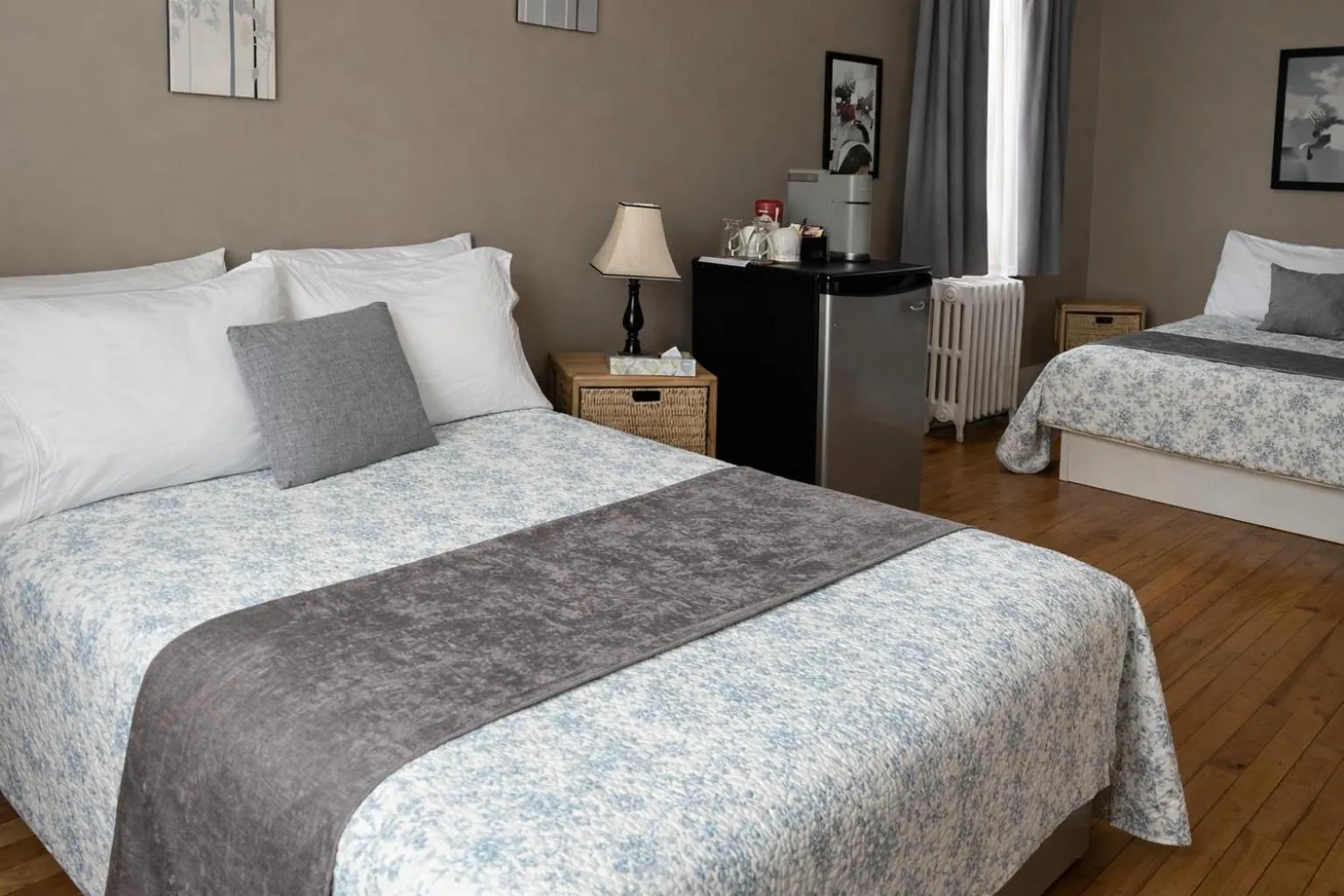 Bedroom, Bed in Auberge L'Orpailleur