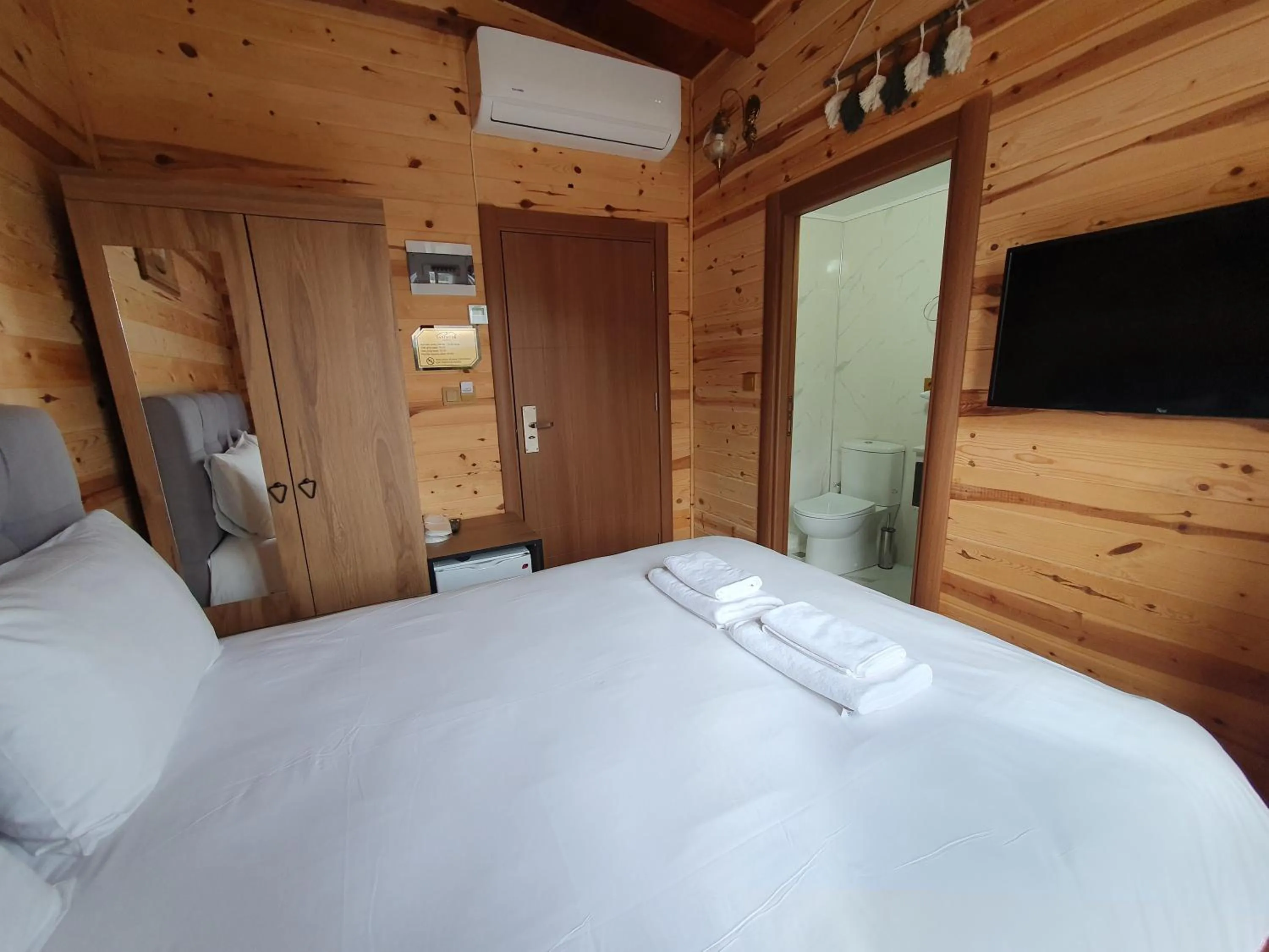 Bed in Sarı Köşk Hotel