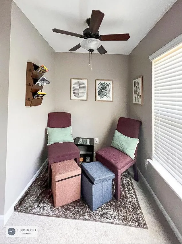 Seating area in 4 - Bed home with Cali King Bed, 12 mins to DTWN