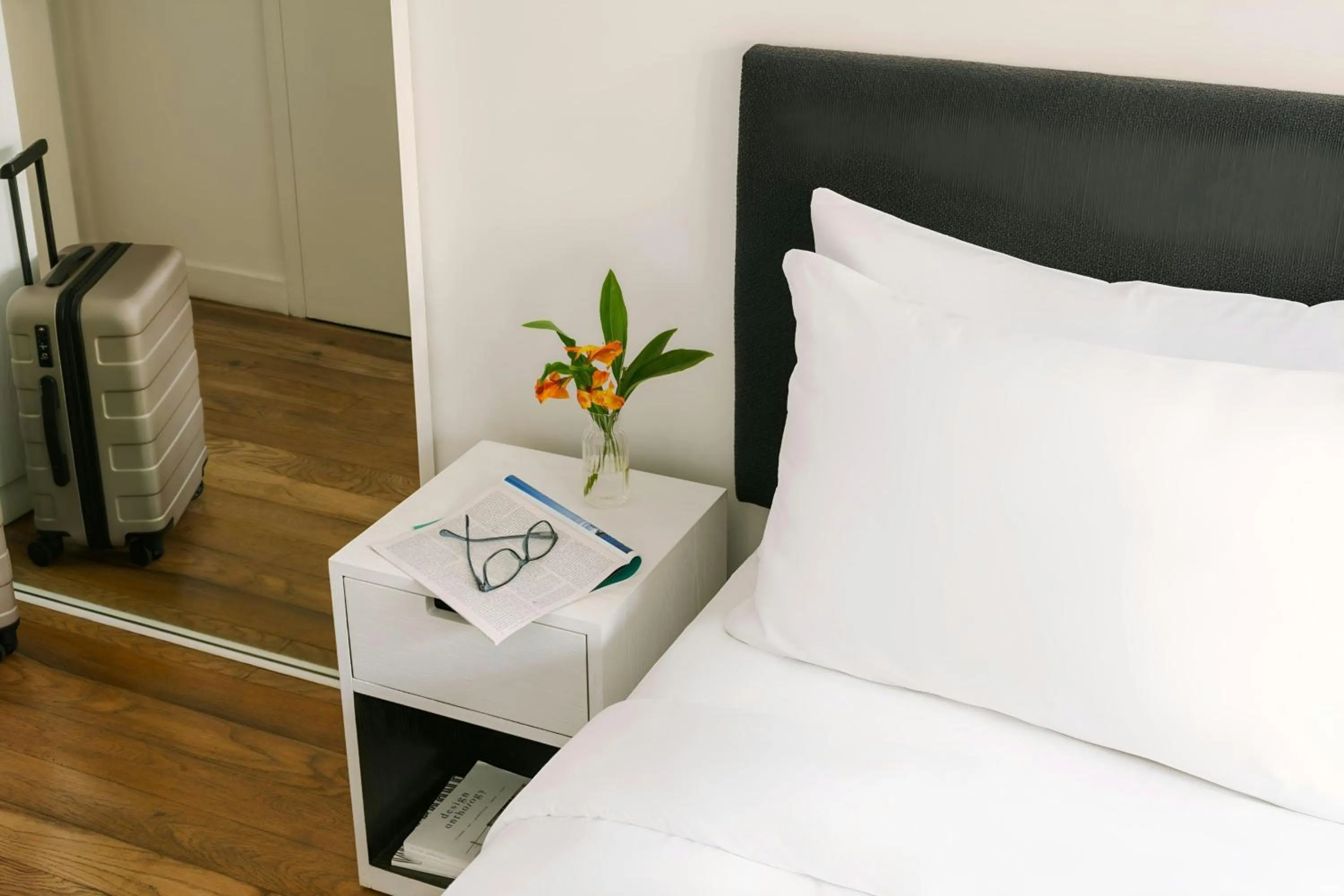 Bedroom, Bed in The Industrialist Hotel Gowanus Brooklyn, Sonder by Marriott Bonvoy