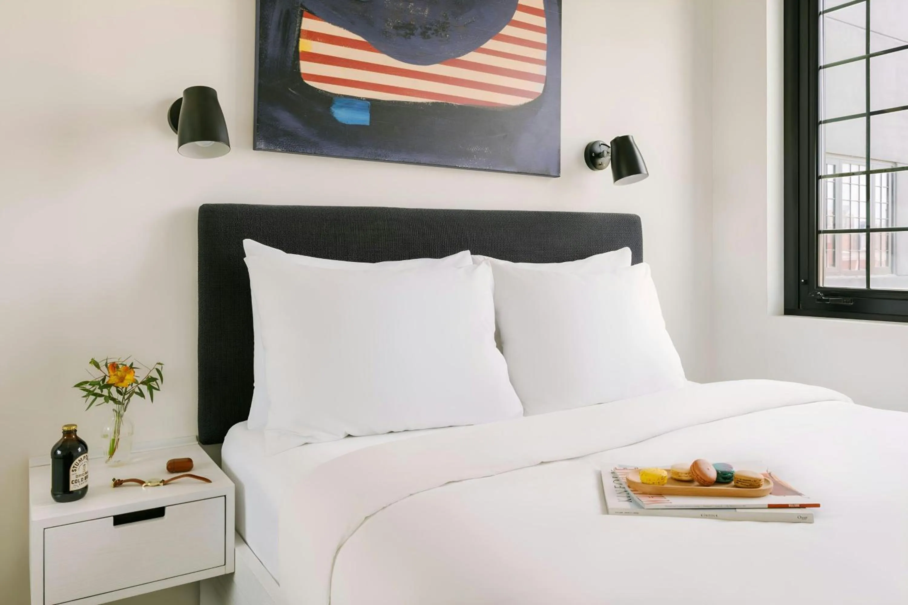 Bedroom, Bed in The Industrialist Hotel Gowanus Brooklyn, Sonder by Marriott Bonvoy