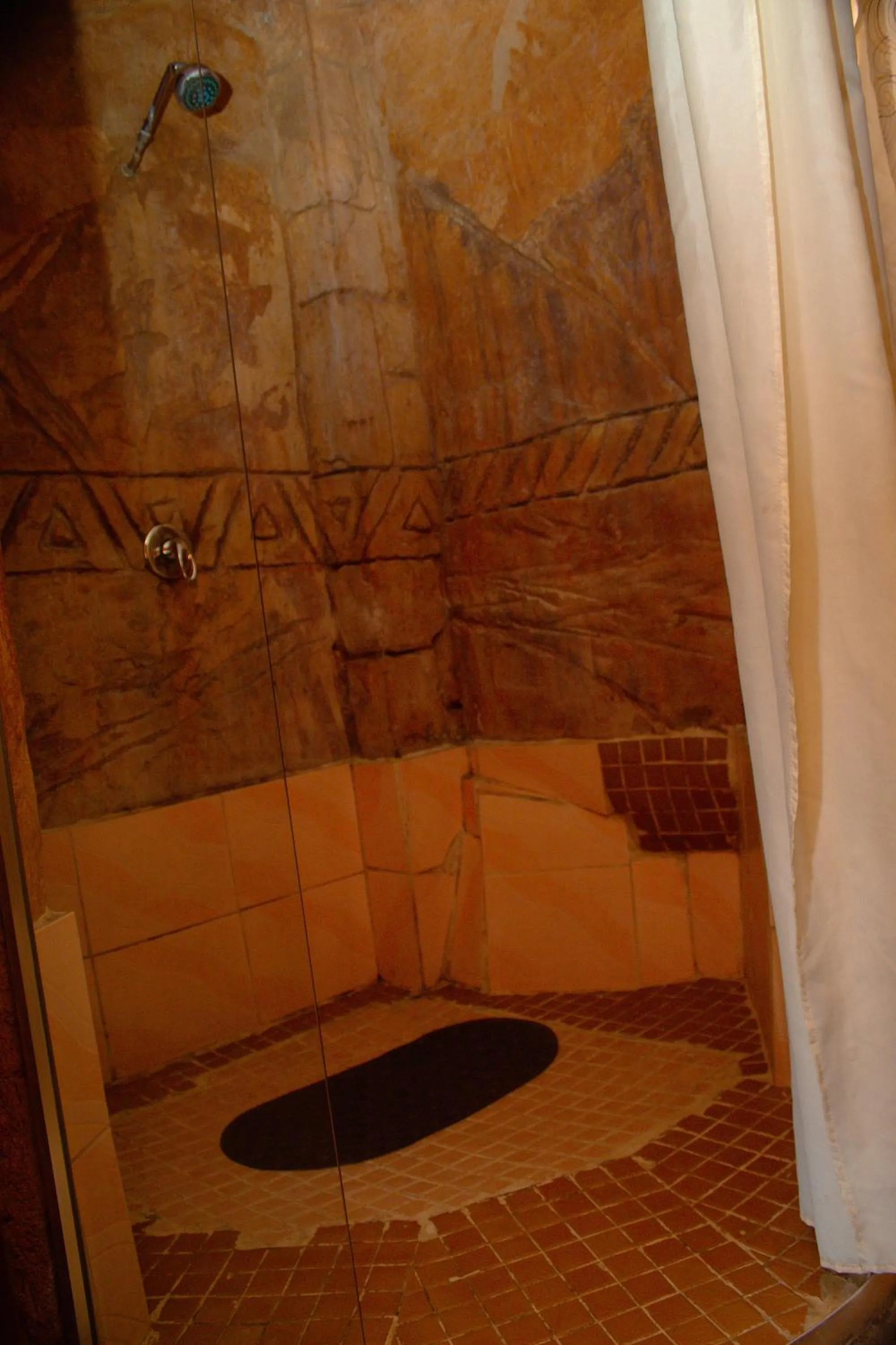 Shower in Sikhula Sonke Guest House