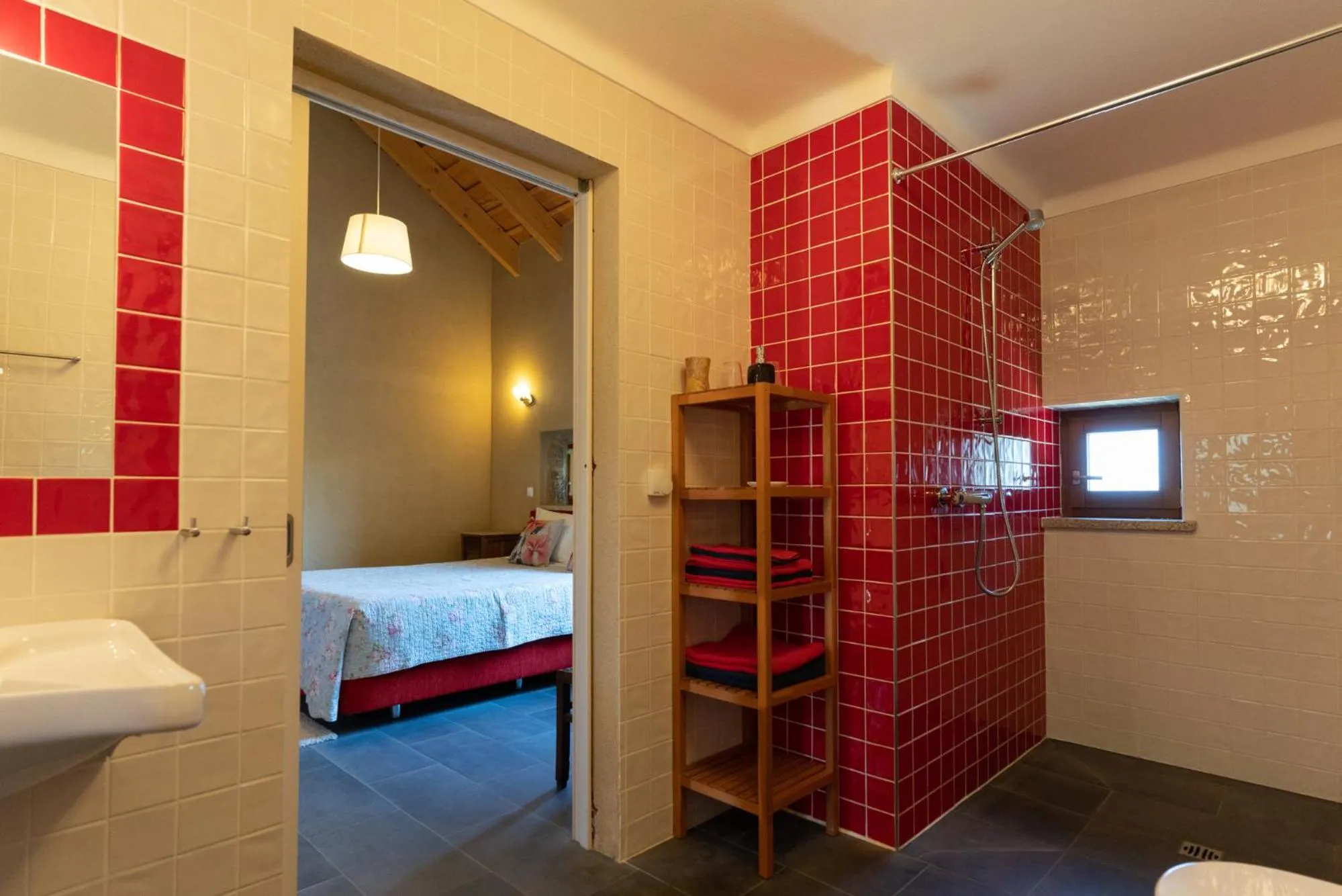 Shower, Bed in Quinta Vale Porcacho