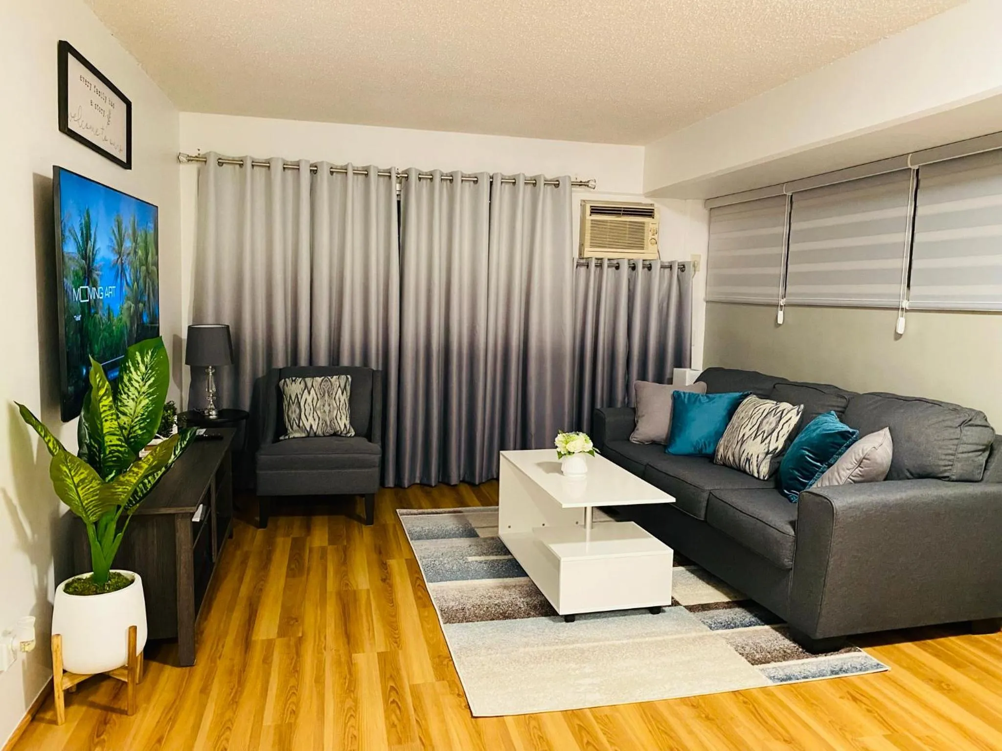 Living room in Cozy 2beds,2baths, free parking at Waikiki Beach