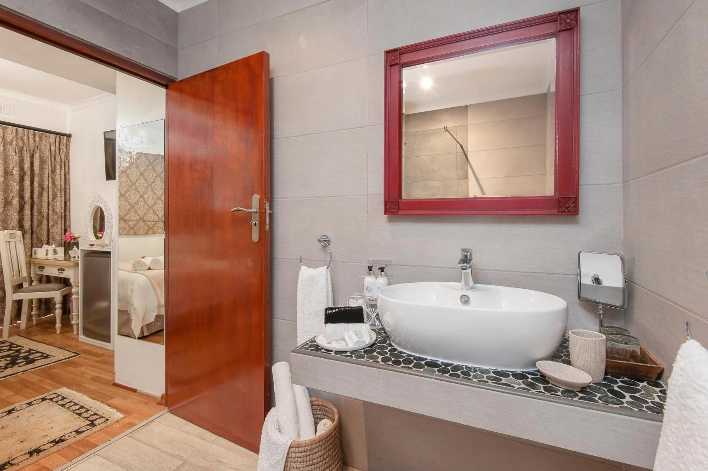 Shower in Villa Venusta Luxury Guesthouse - Solar Power