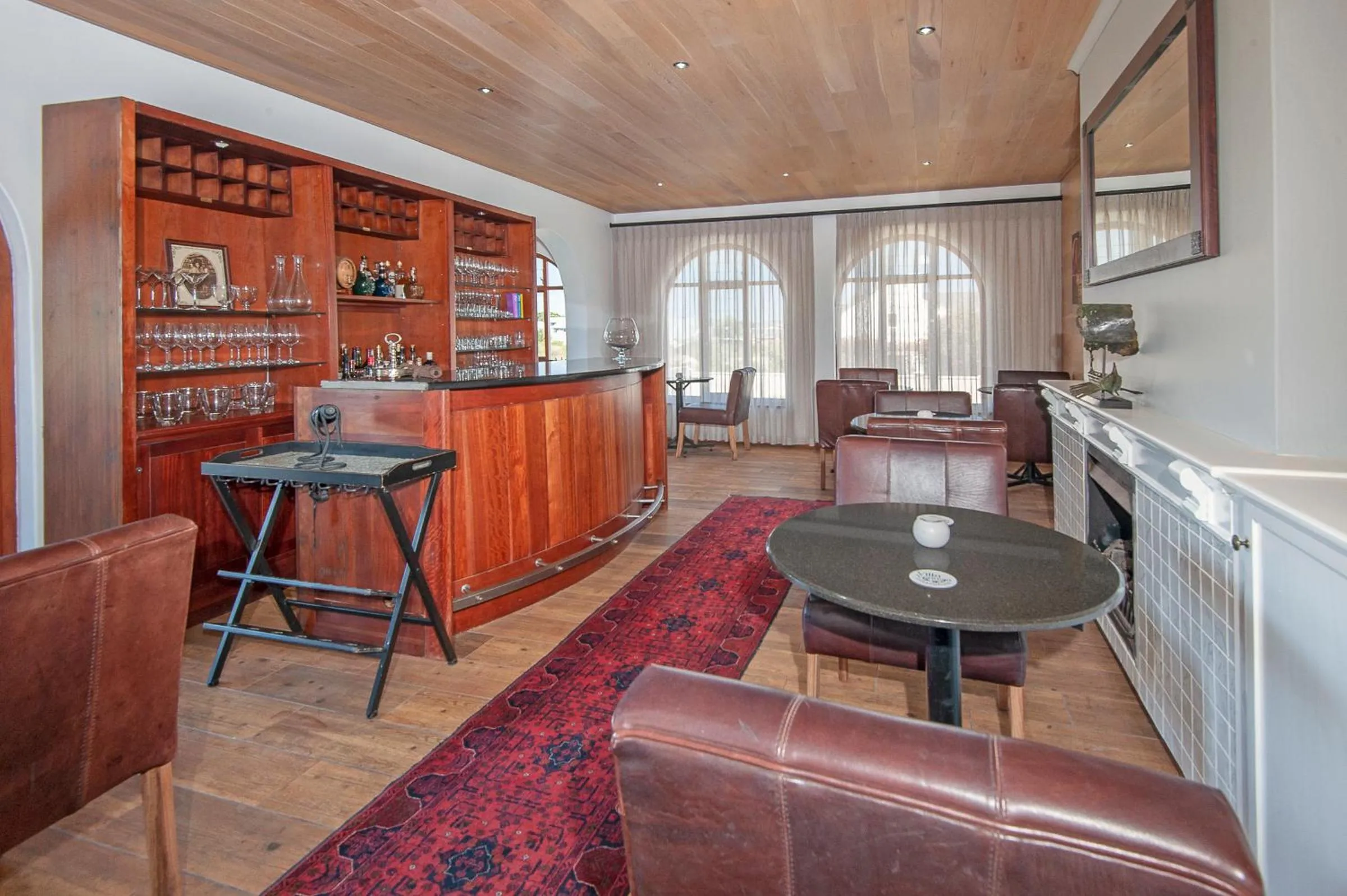 Communal lounge/ TV room in Villa Venusta Luxury Guesthouse - Solar Power