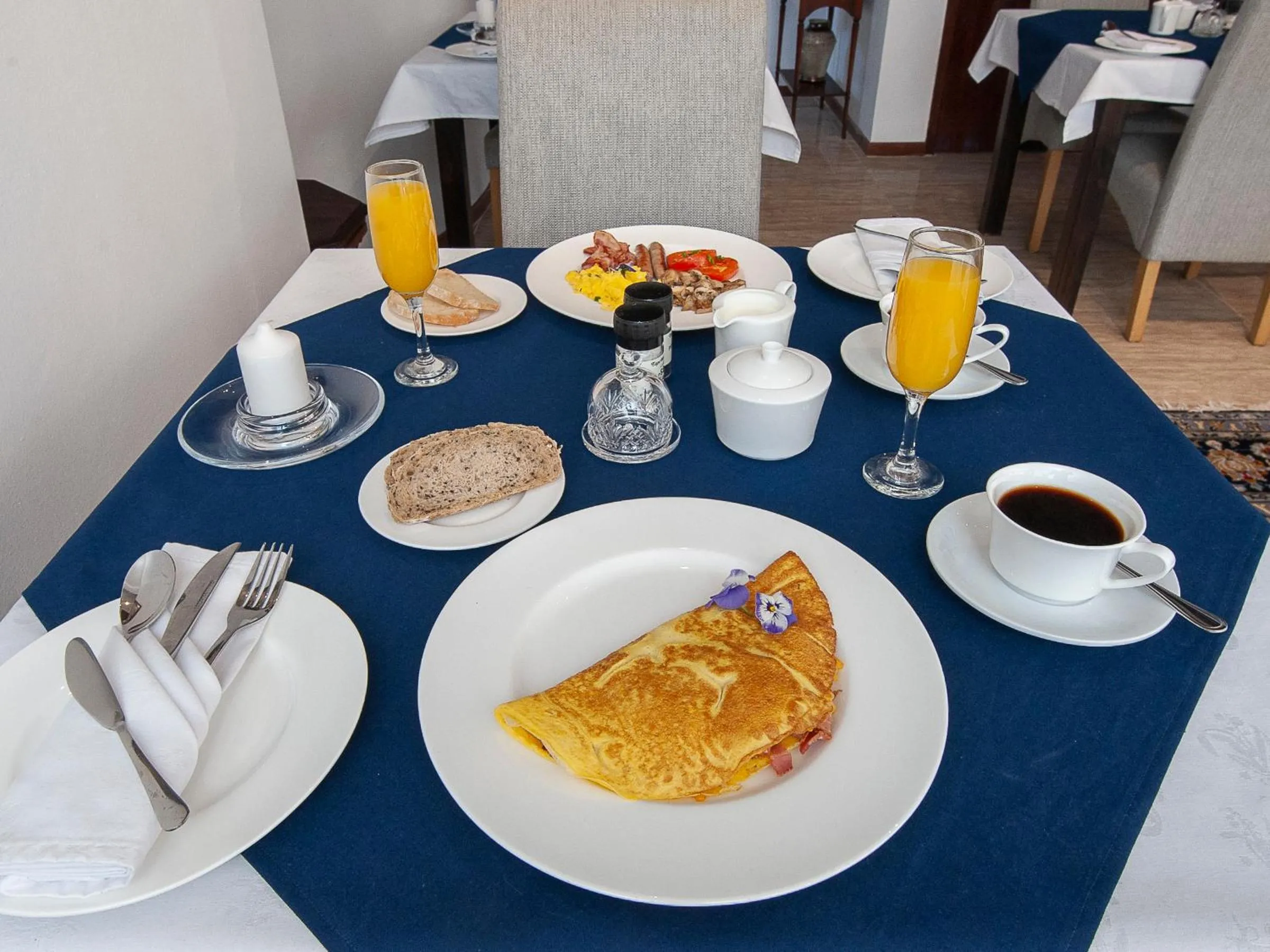 Breakfast in Villa Venusta Luxury Guesthouse - Solar Power