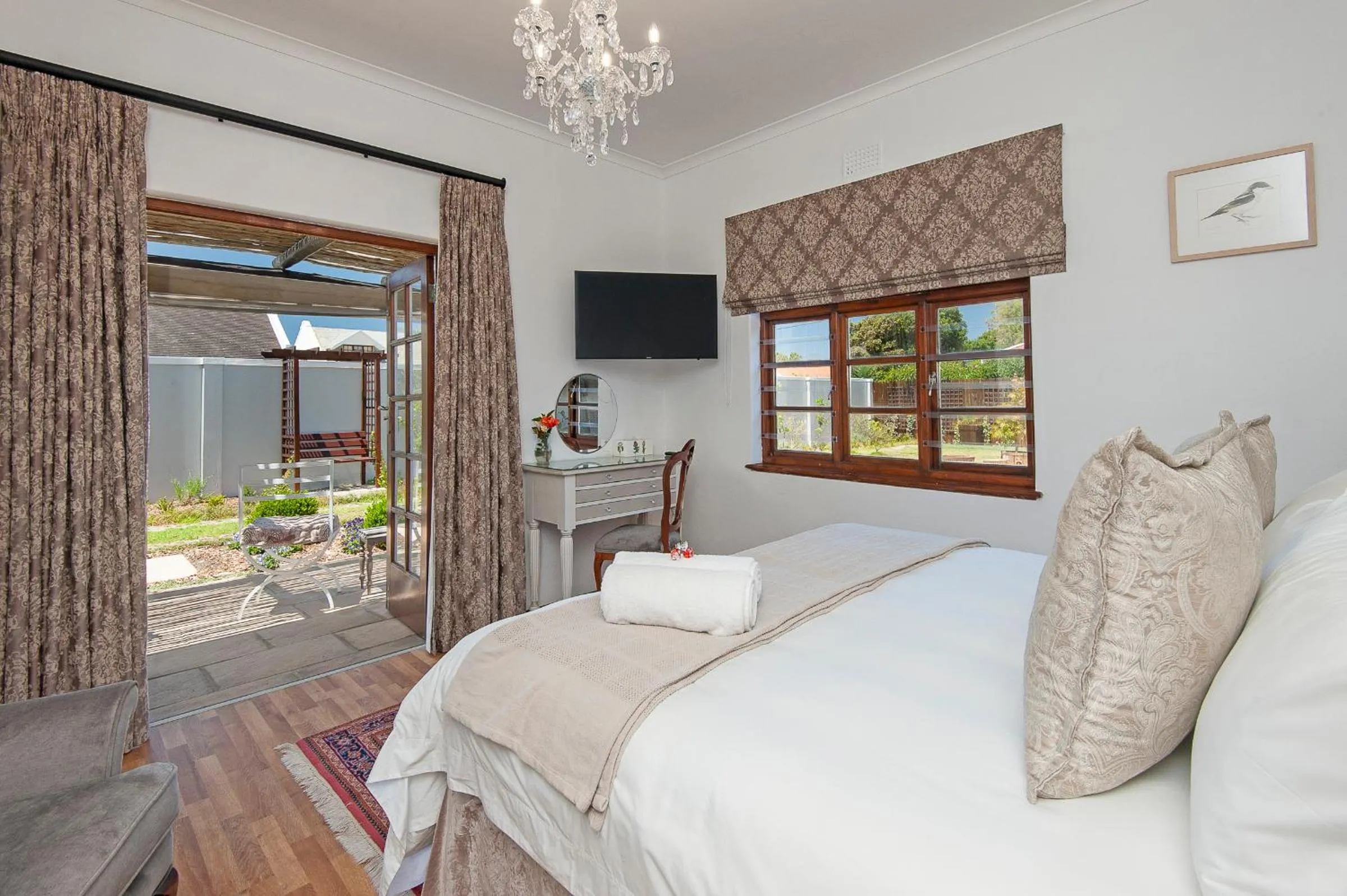 Bed in Villa Venusta Luxury Guesthouse - Solar Power