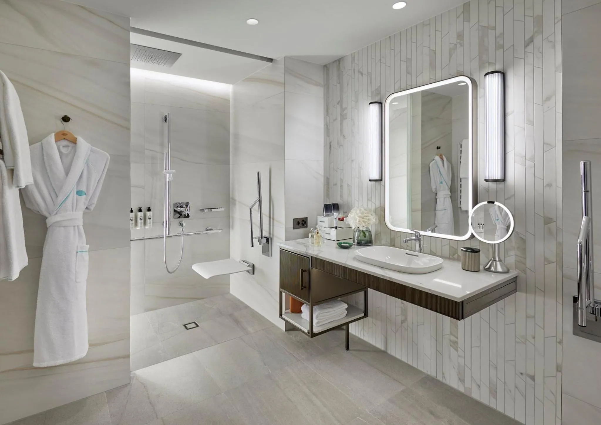 Bedroom in Mandarin Oriental Palace, Luzern