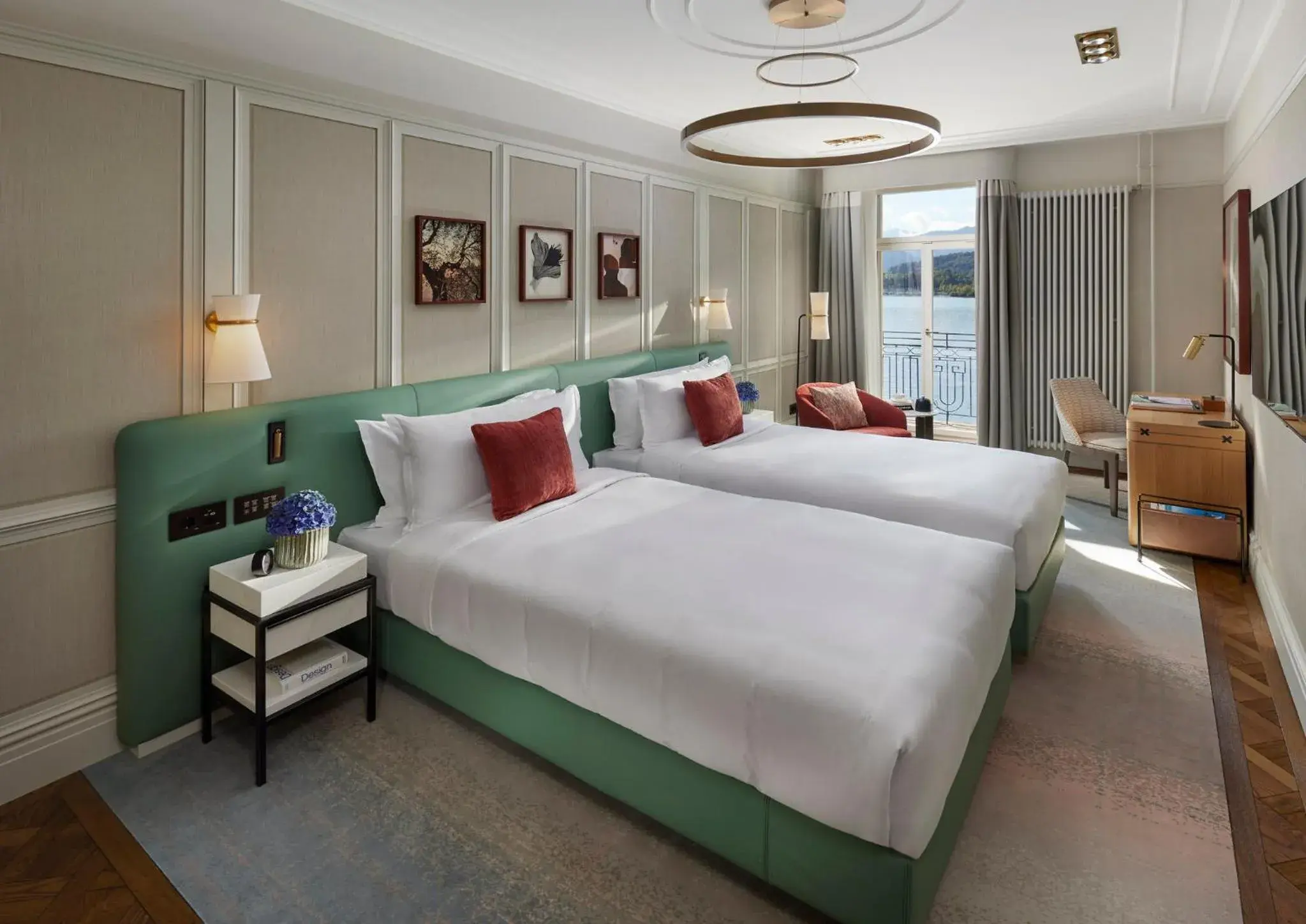 Deluxe Lake View Room in Mandarin Oriental Palace, Luzern Deluxe Lake View Room in Mandarin Oriental Palace, Luzern
