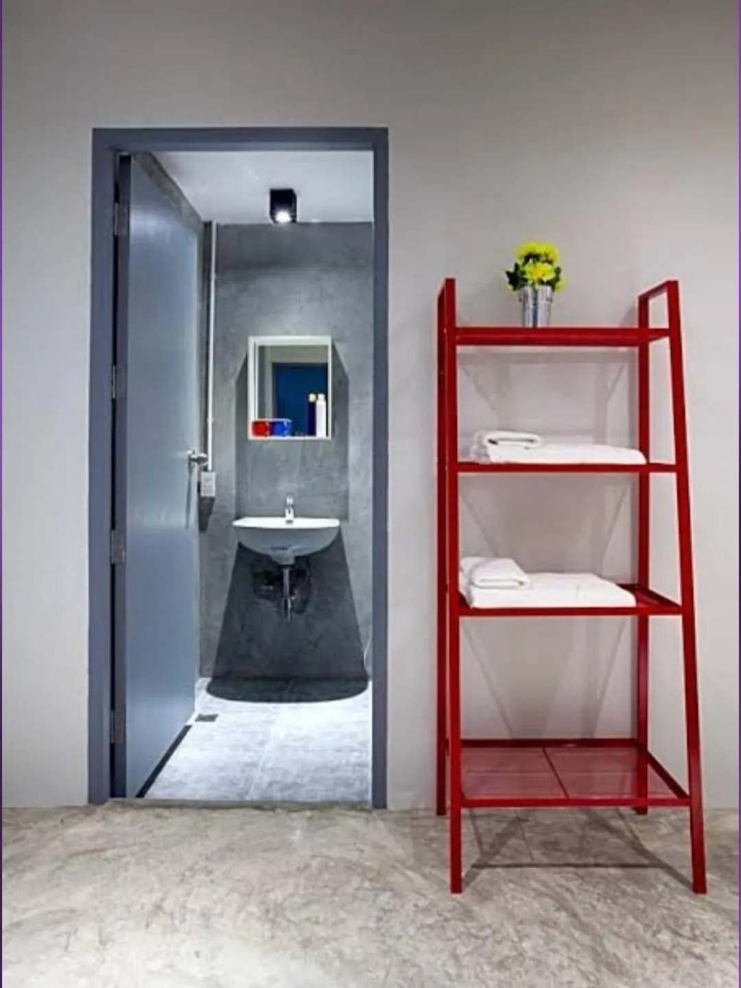 Toilet in Bella Ciao