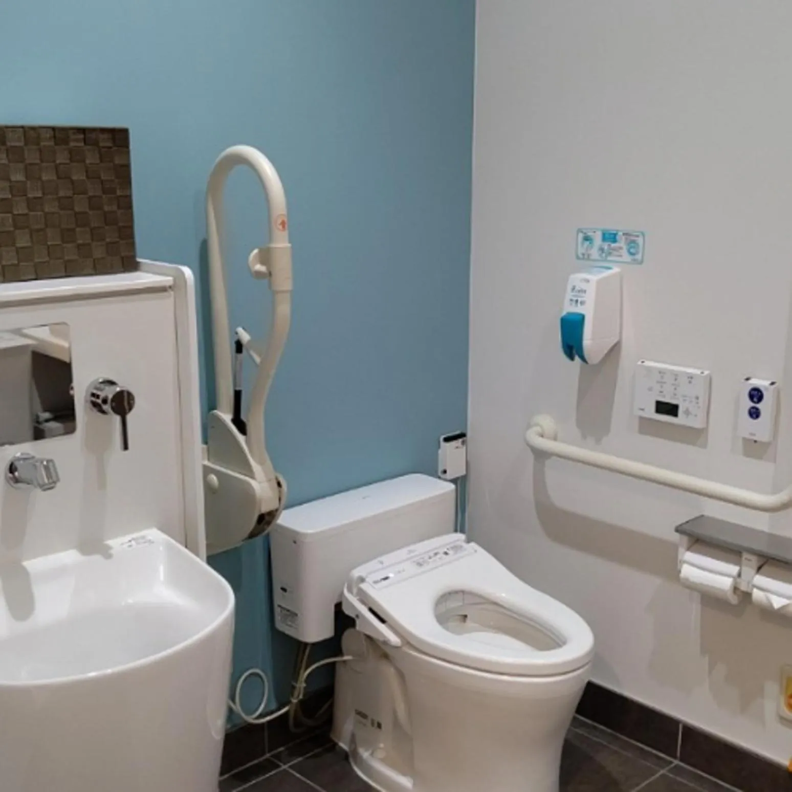 Via Inn Shin Osaka Shomenguchi