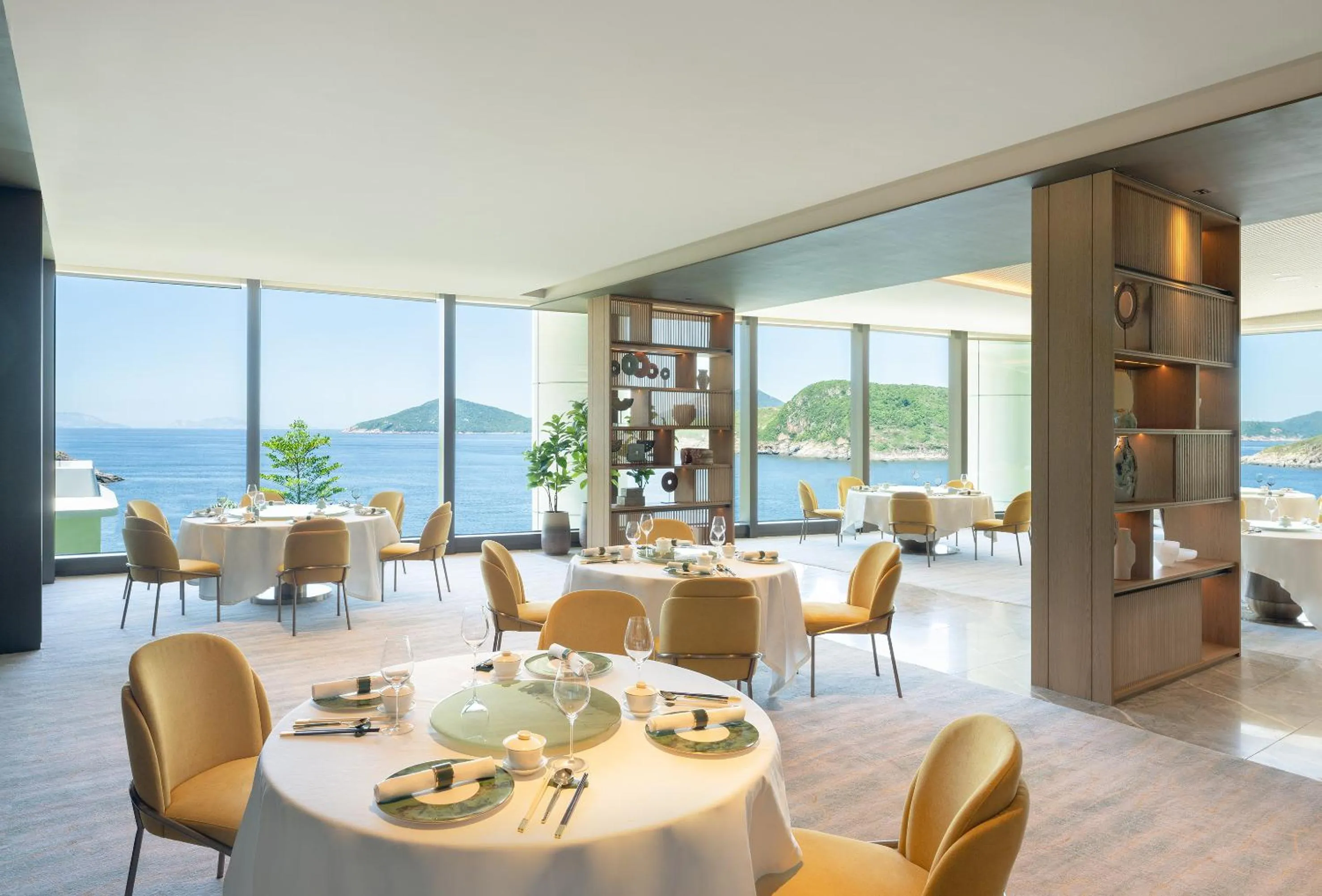 Restaurant/places to eat in The Fullerton Ocean Park Hotel Hong Kong