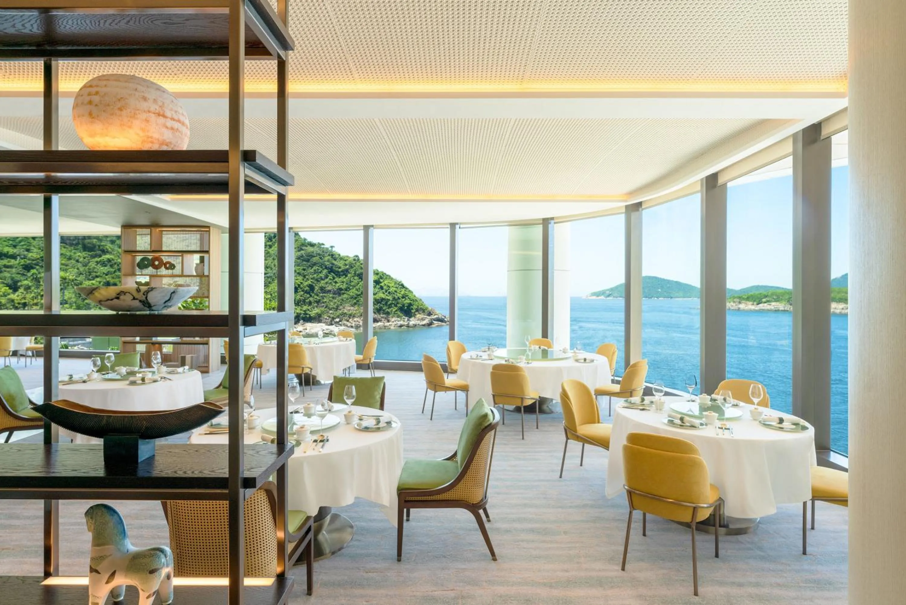 Restaurant/places to eat in The Fullerton Ocean Park Hotel Hong Kong
