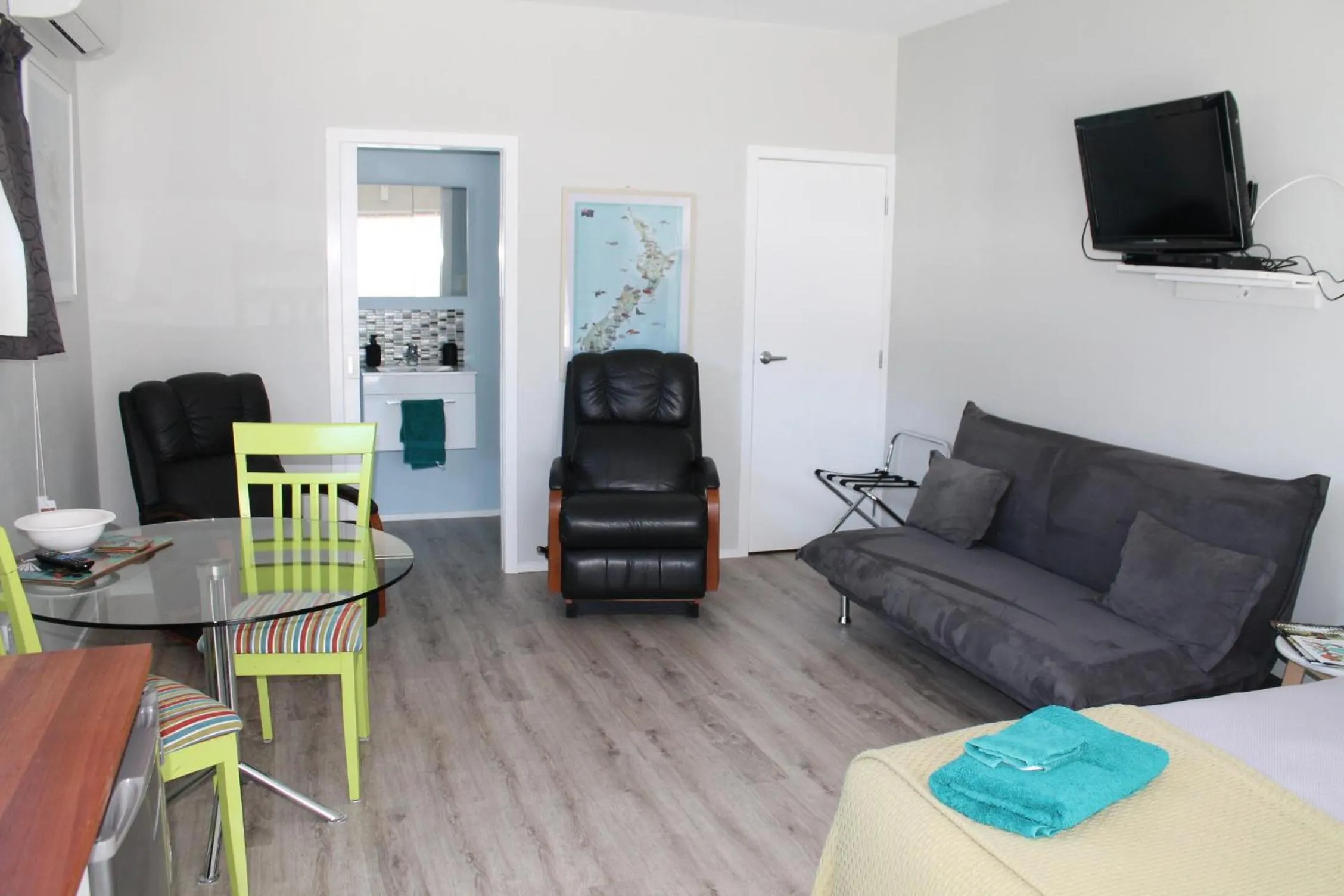 TV and multimedia in Marlborough Wine Country B&B