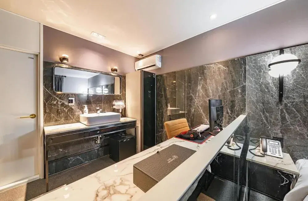 Premier Double Room in Brown-Dot Hotel Geomdan Premier Double Room in Brown-Dot Hotel Geomdan