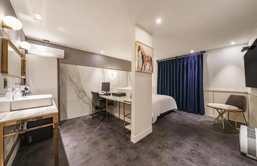 Bed in Brown-Dot Hotel Geomdan