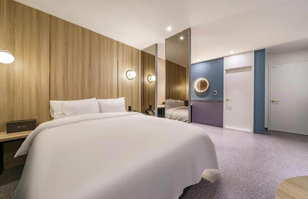 Bed in Brown-Dot Hotel Geomdan