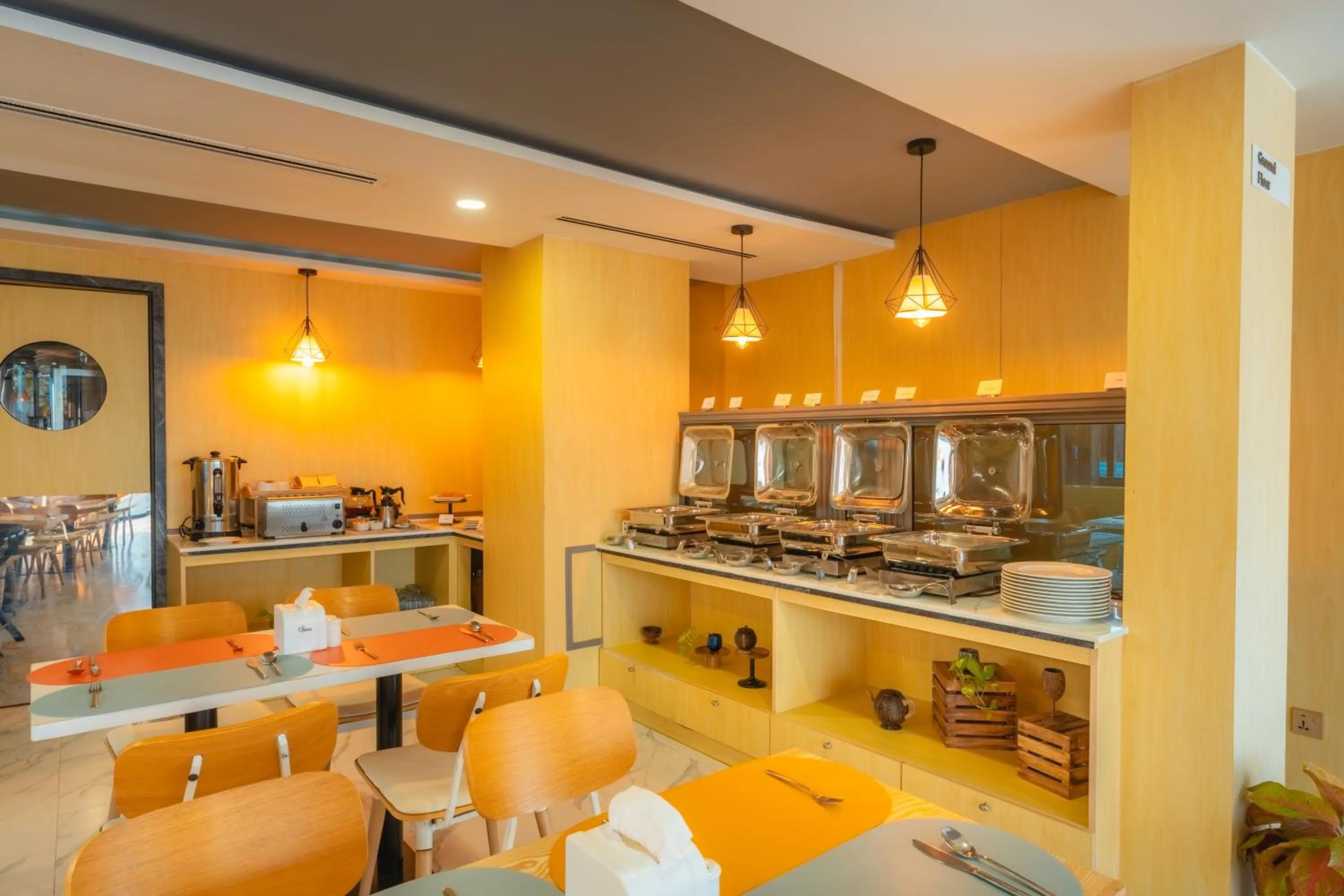 Restaurant/places to eat in Swarn by Hawks Hotels Kamadhoo Baa Atoll