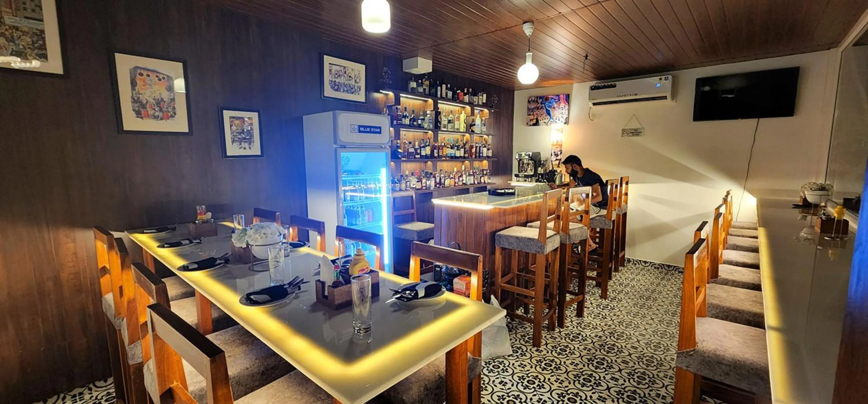 Restaurant/places to eat in Whiteflower Cottages Vagator