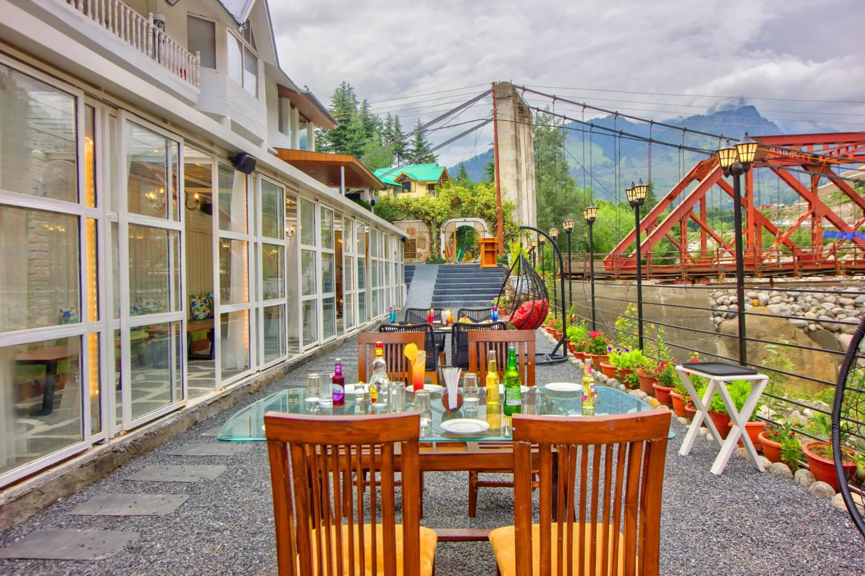 Restaurant/places to eat in PARADISE-The Whitehouse Cafe