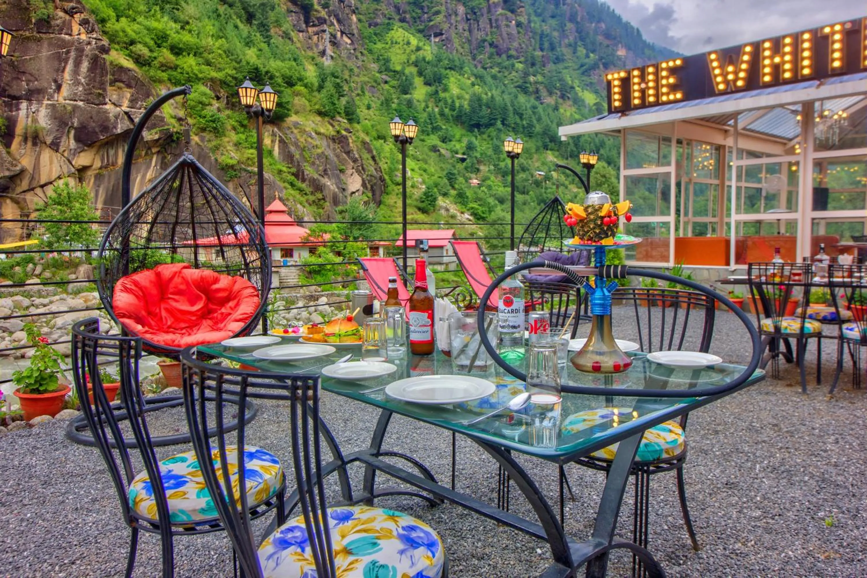 Restaurant/places to eat in PARADISE-The Whitehouse Cafe