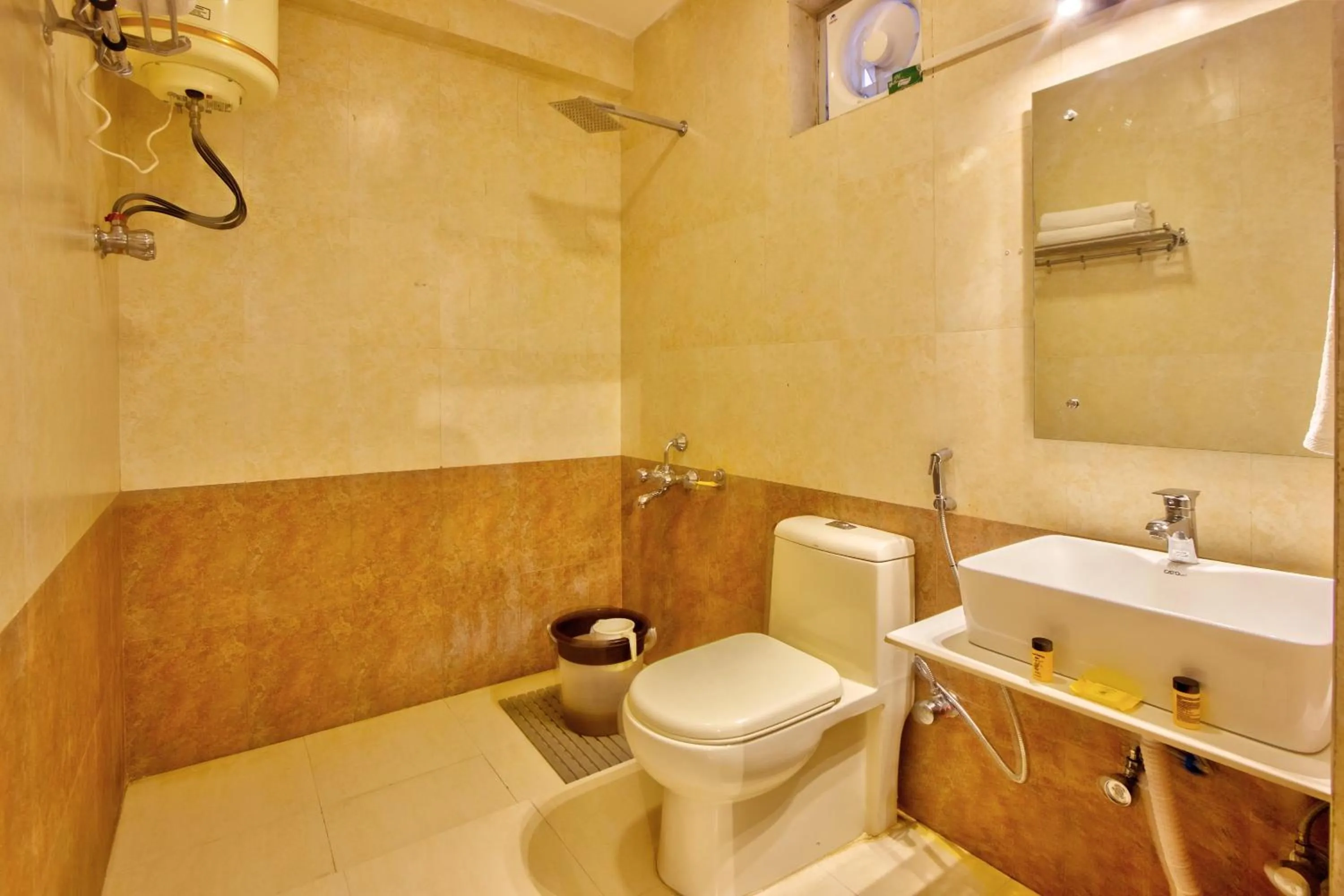 Bathroom in PARADISE-The Whitehouse Cafe