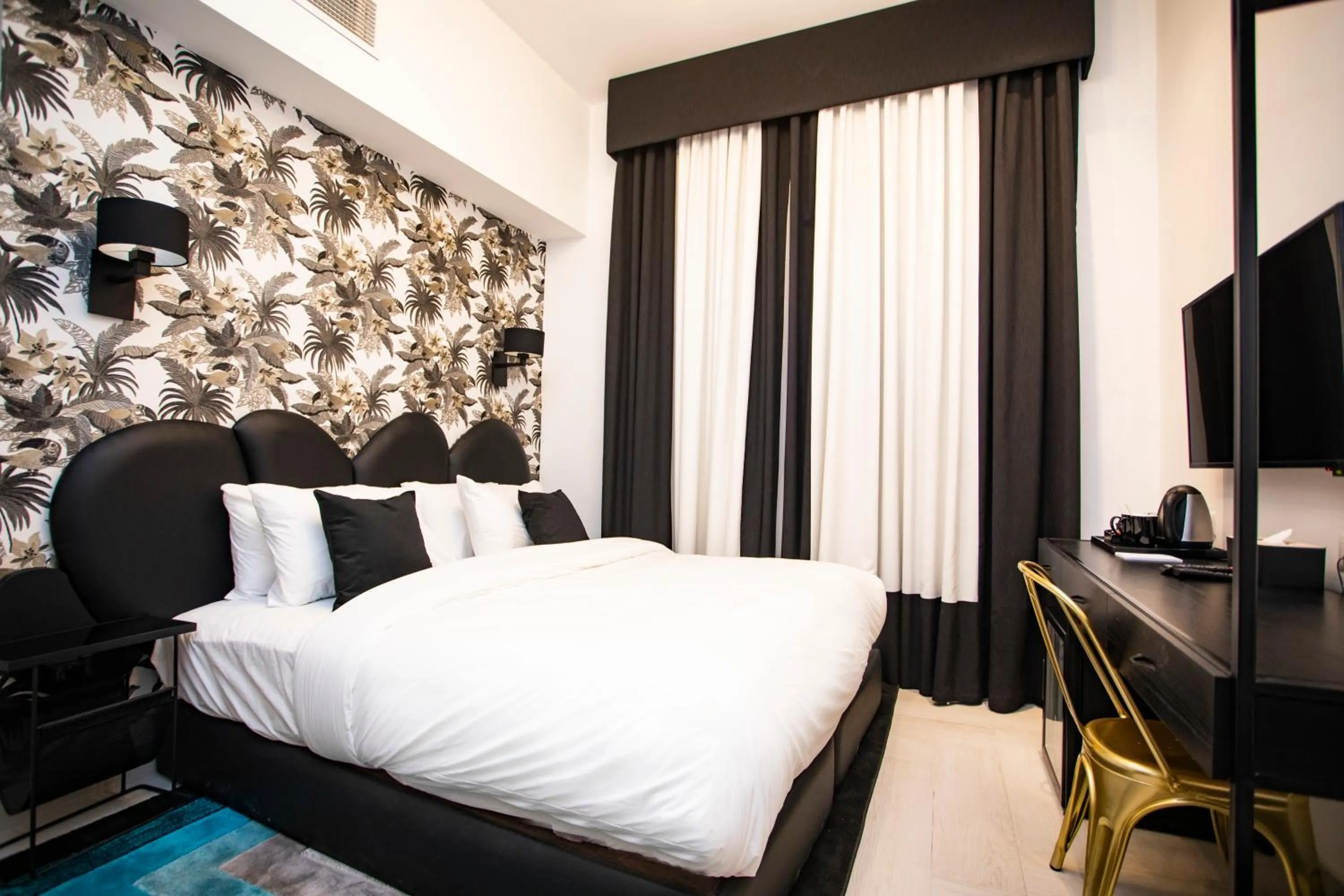 Bedroom, Bed in Hotel Philosophy