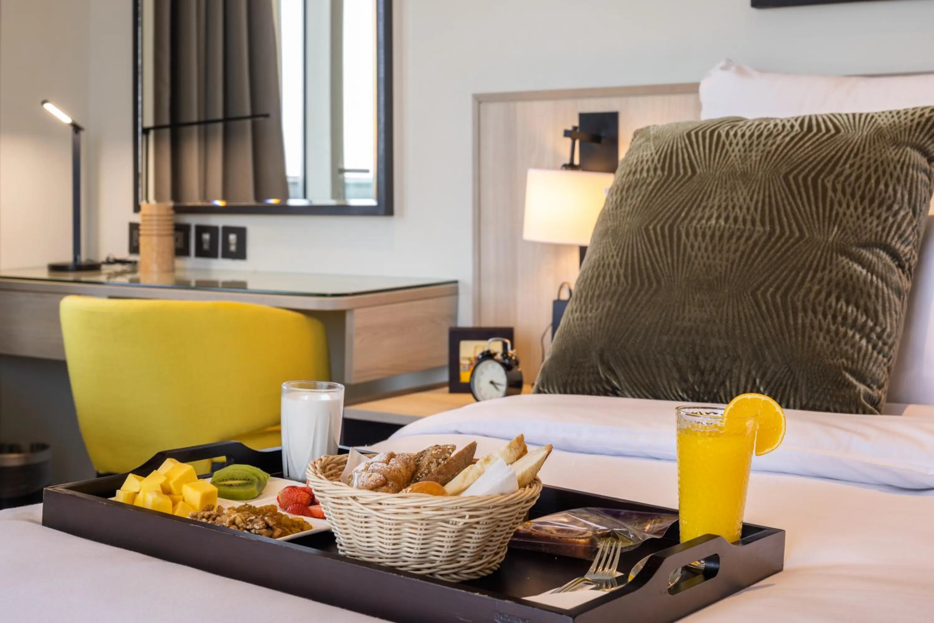 Breakfast, Bed in Citadines Abha