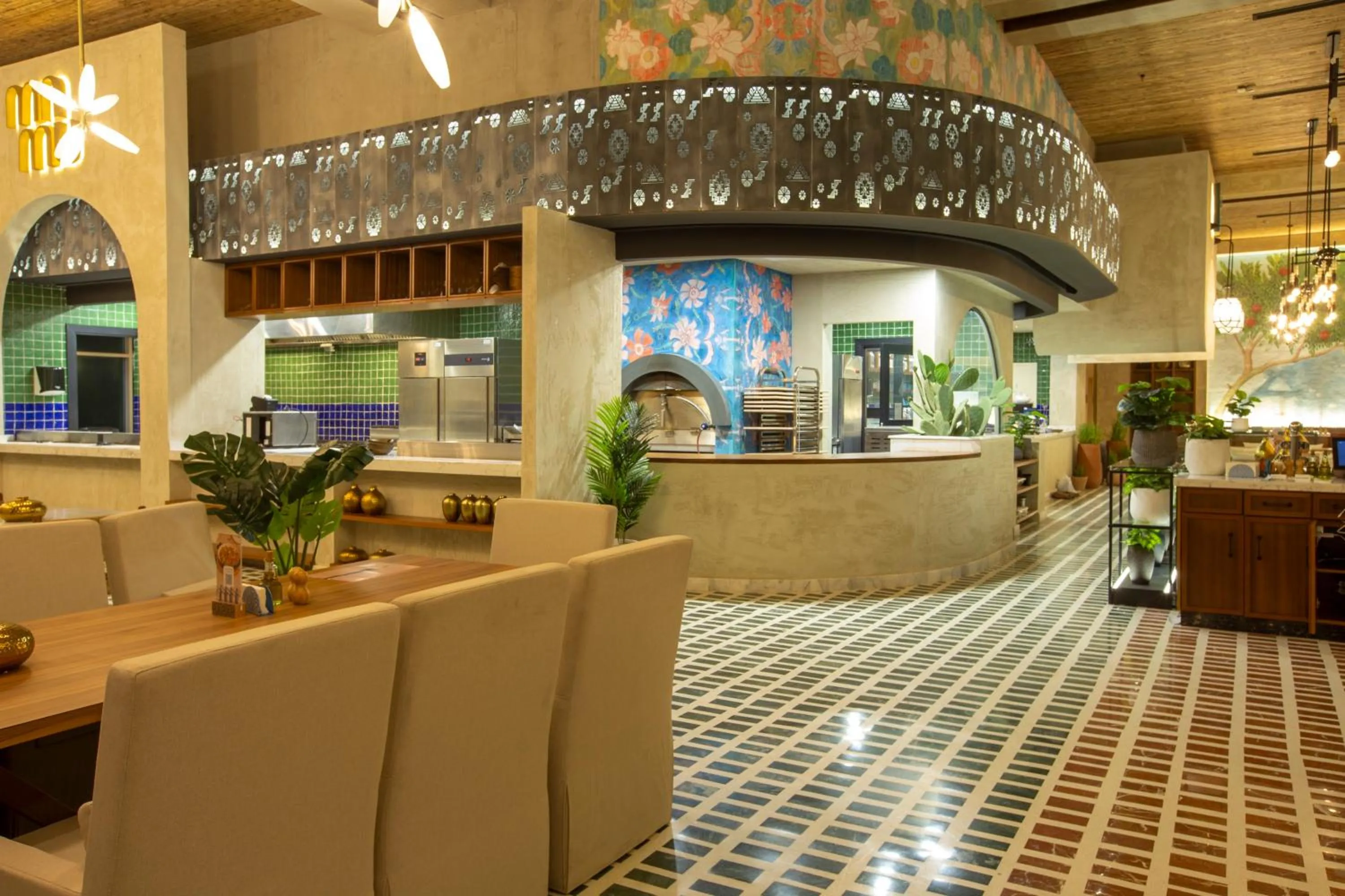 Restaurant/places to eat in Citadines Abha