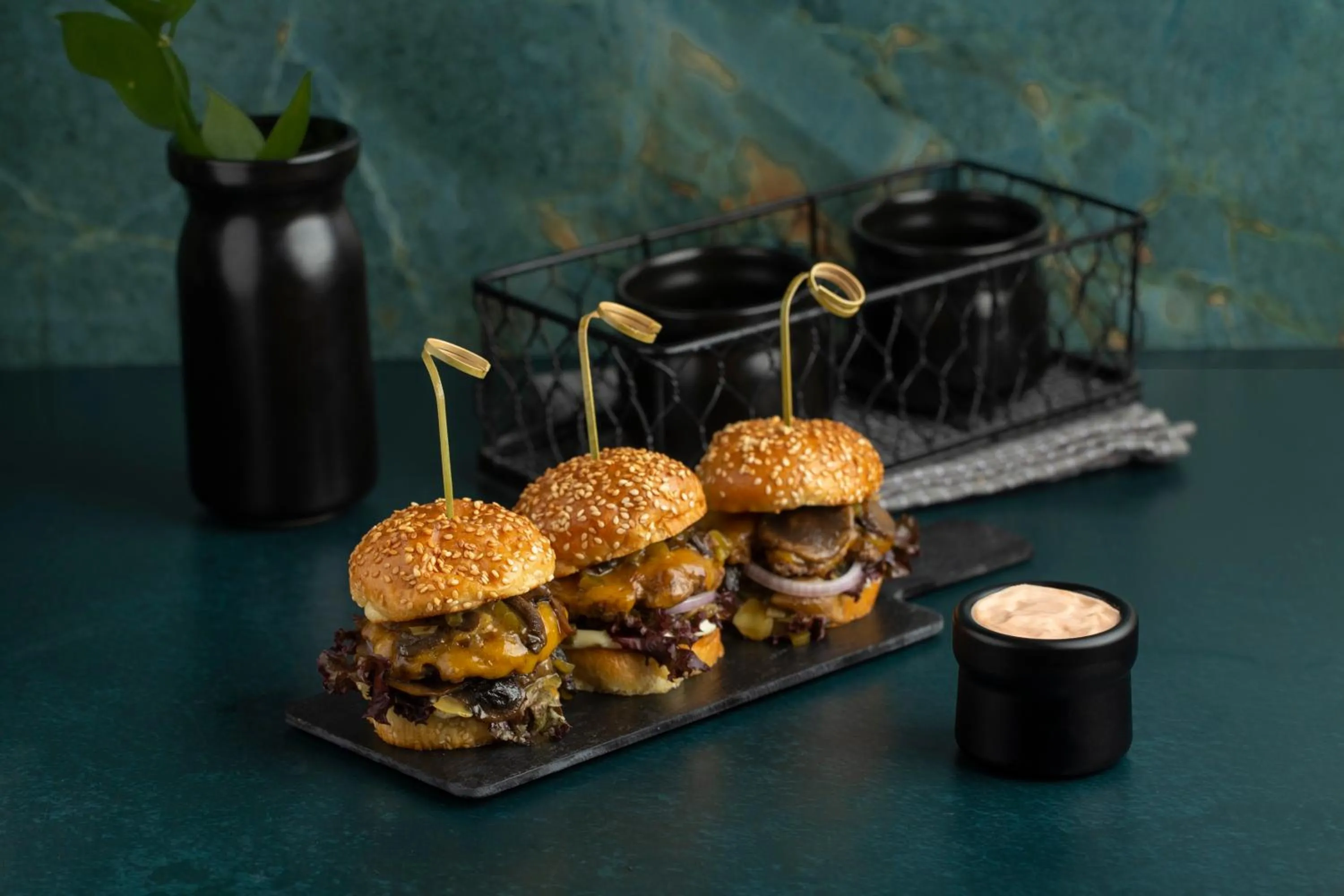 Restaurant/places to eat in Citadines Abha