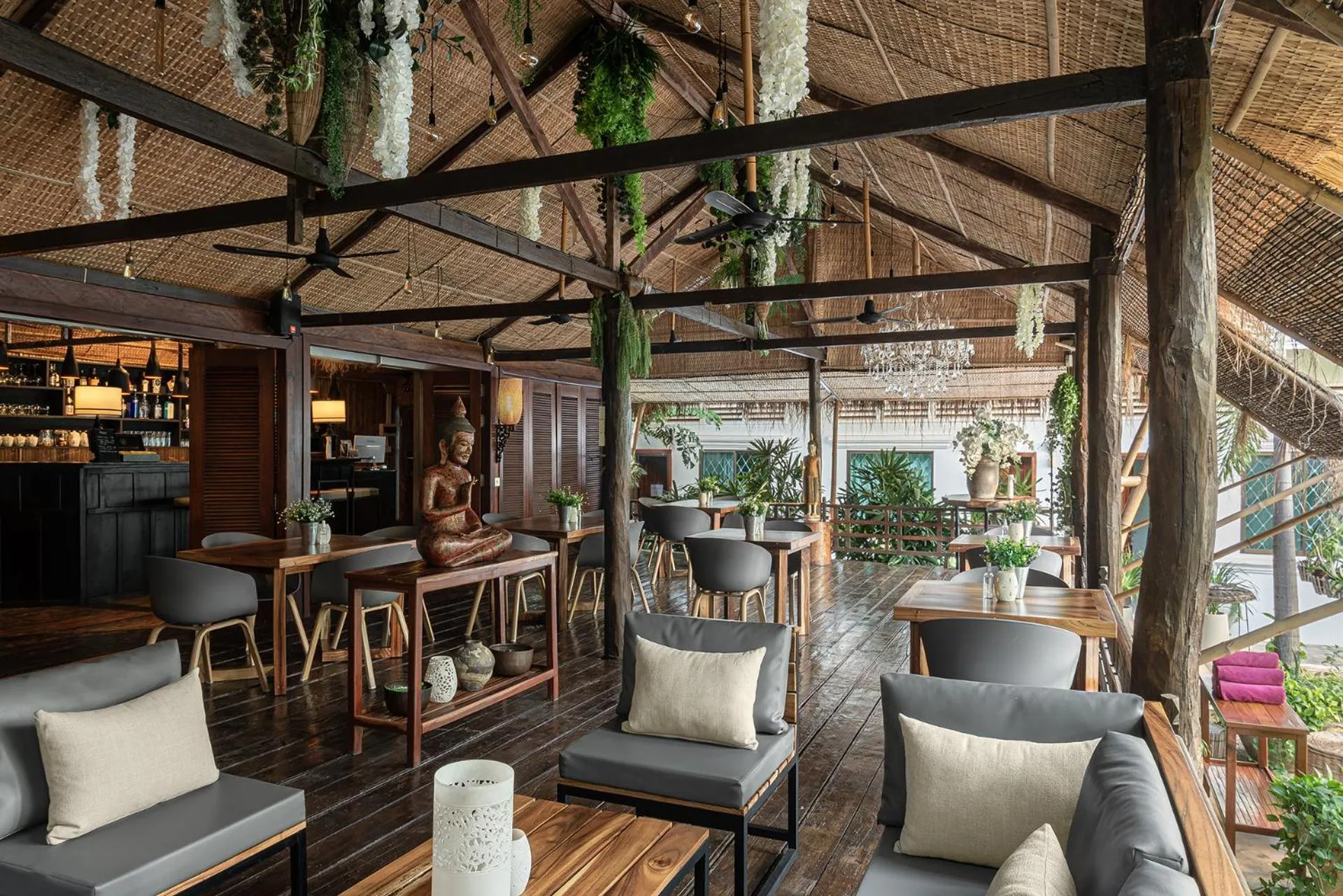 Restaurant/places to eat in La Bastide de Caro