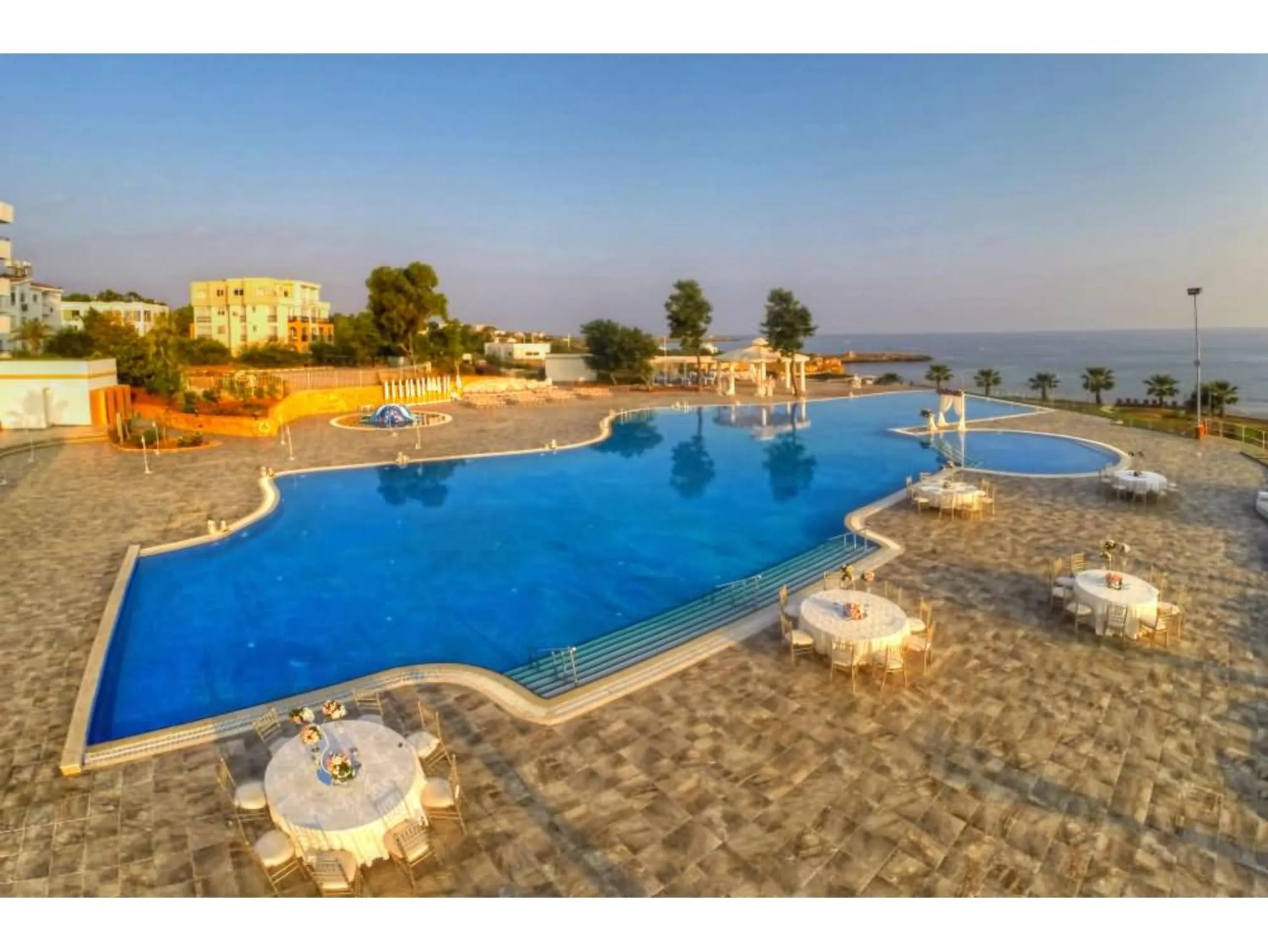 Swimming pool in Jasmine Court Hotel & Casino