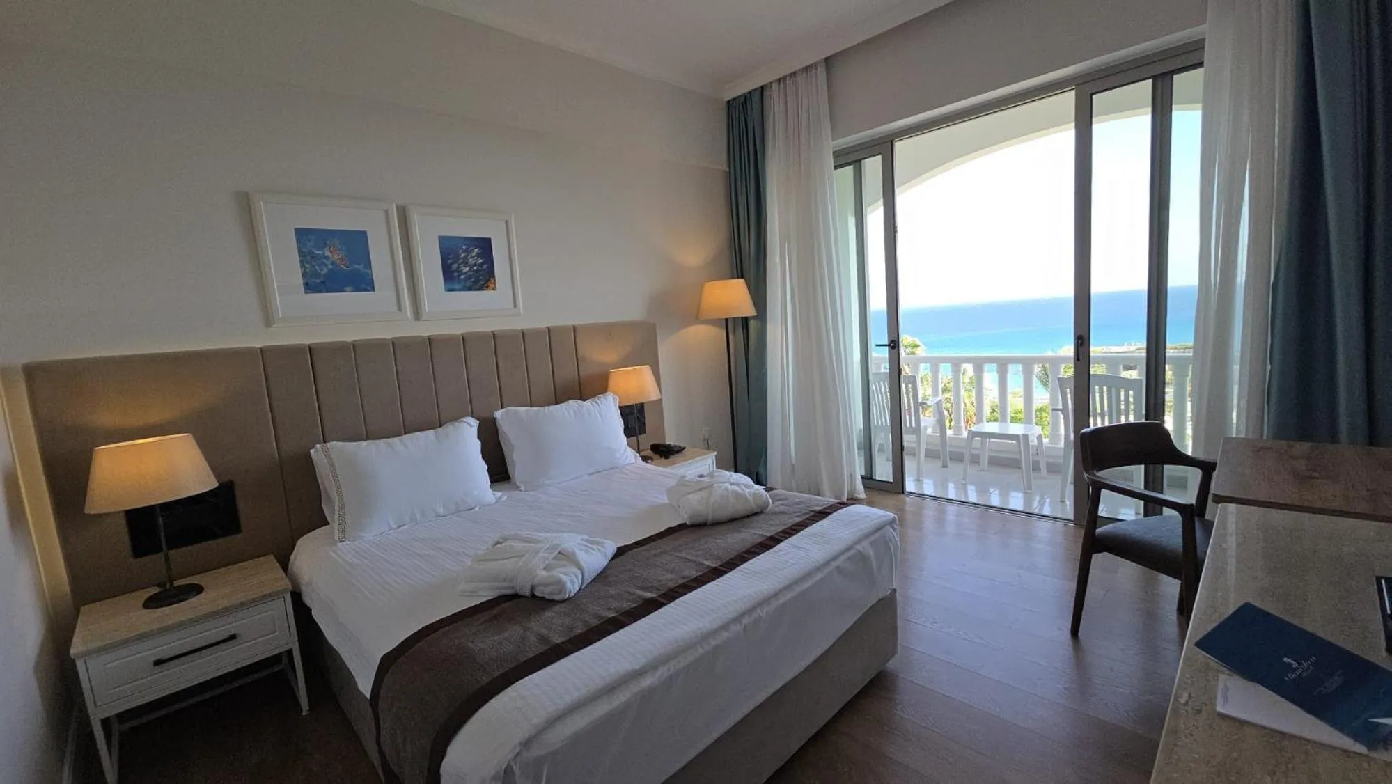 Bed in Denizkizi Hotel