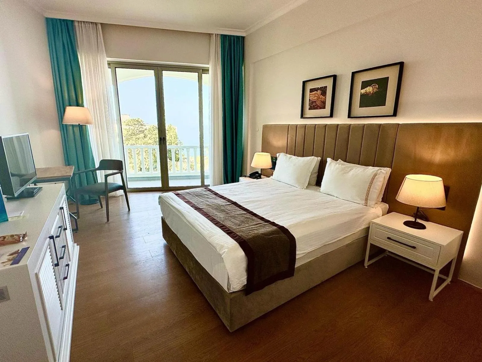 Bed in Denizkizi Hotel