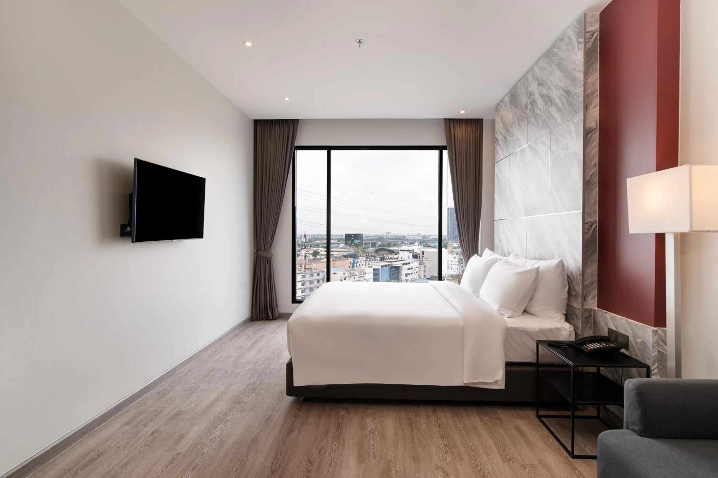 City view, Bed in Thaya Hotel Bangkok