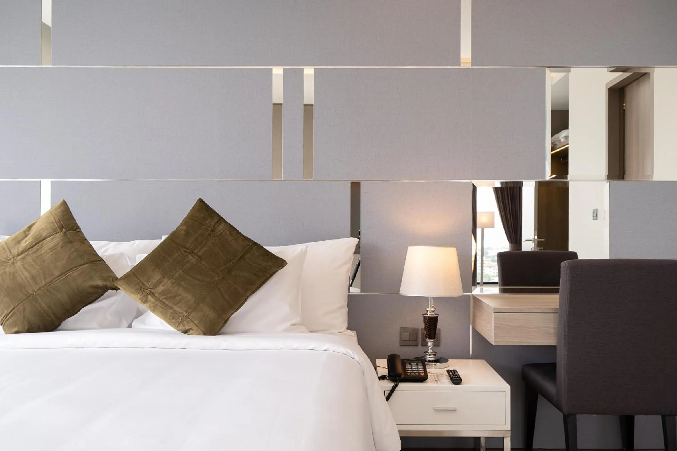 Bedroom, Bed in Thaya Hotel Bangkok