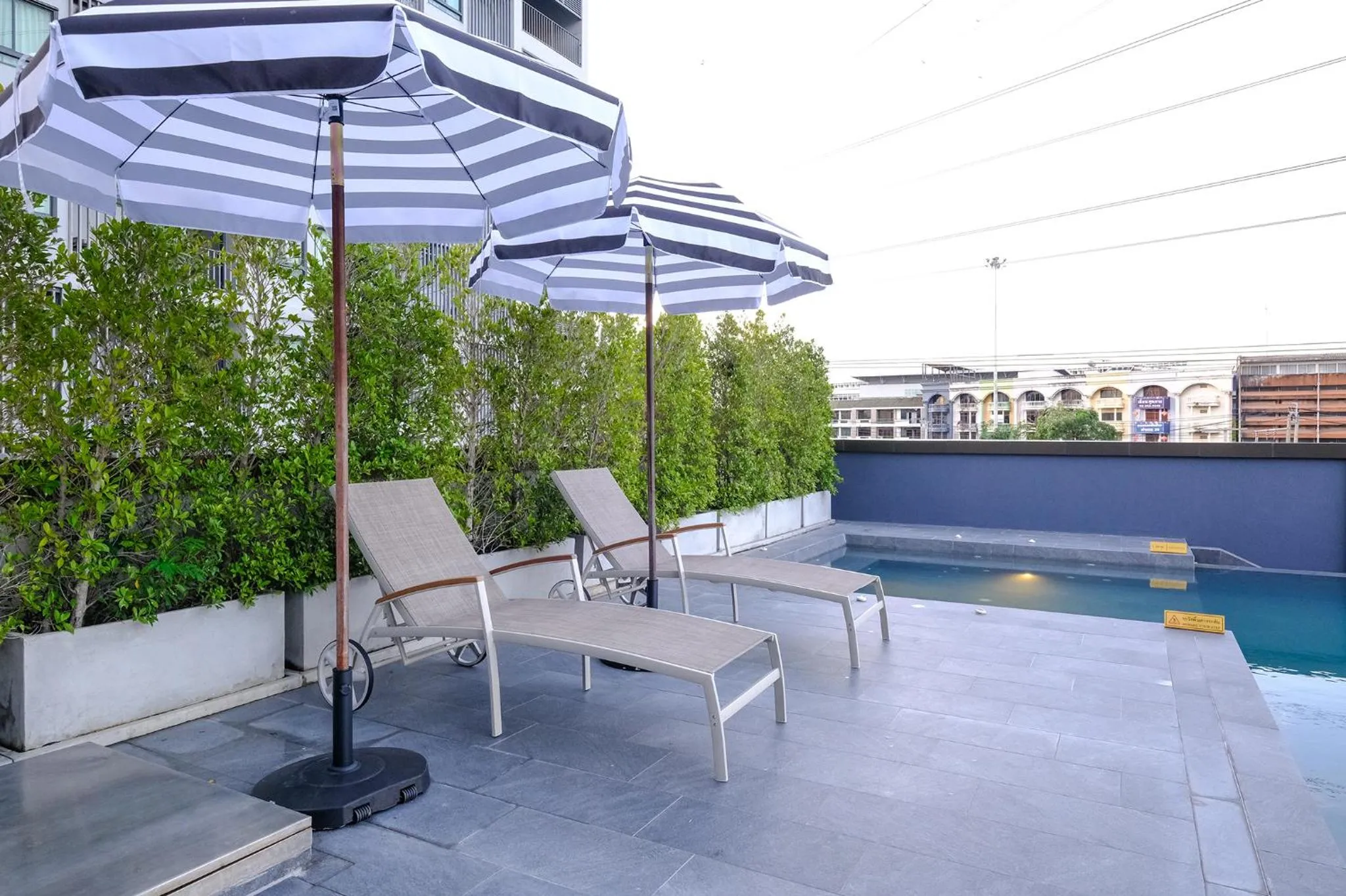 Swimming pool in Thaya Hotel Bangkok