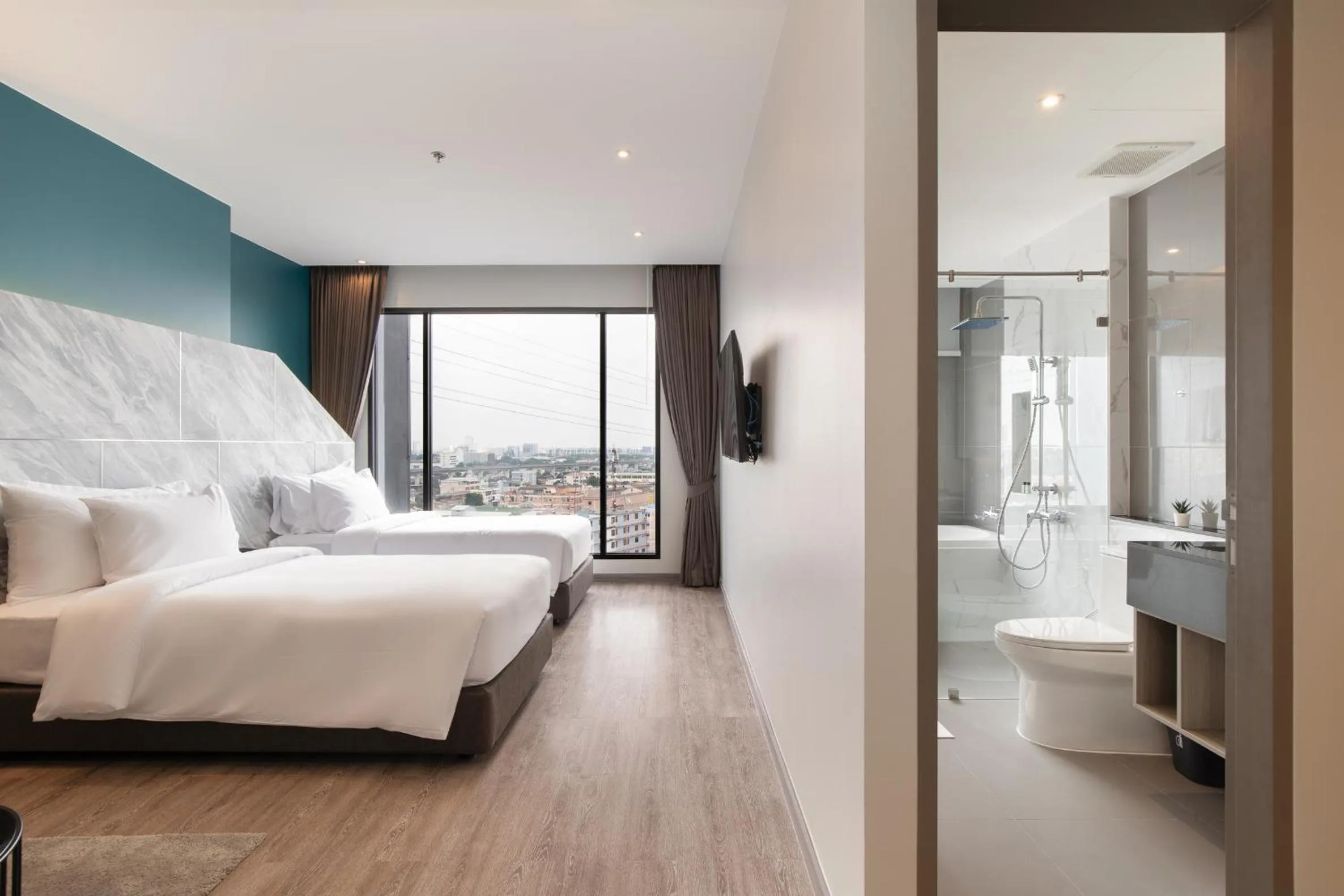 Photo of the whole room, Bed in Thaya Hotel Bangkok